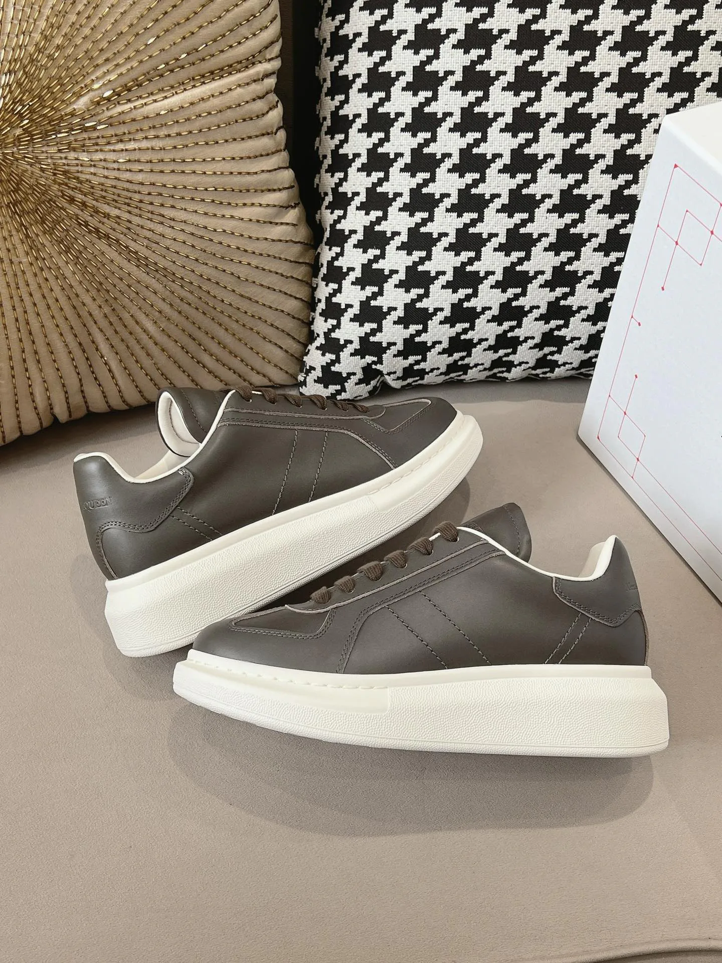 Кроссовки Женские Alexander Mcqueen 3446158