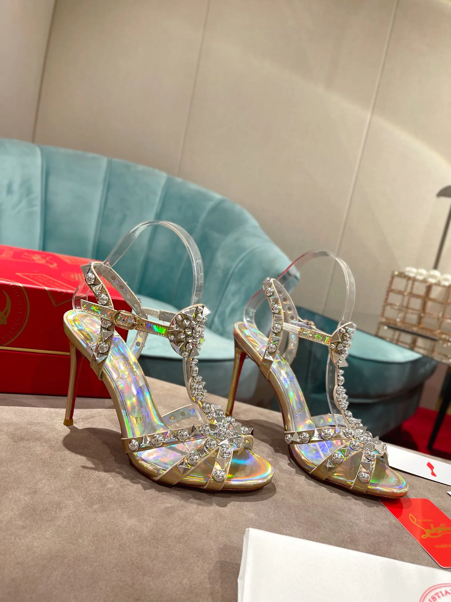 Босоножки Женские Christian Louboutin 14354213