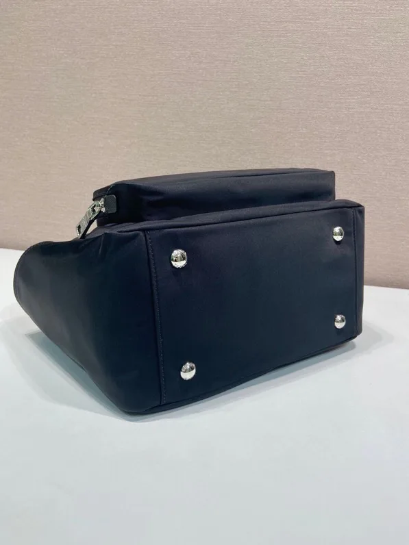 Классические Сумки Женские Prada 11872162