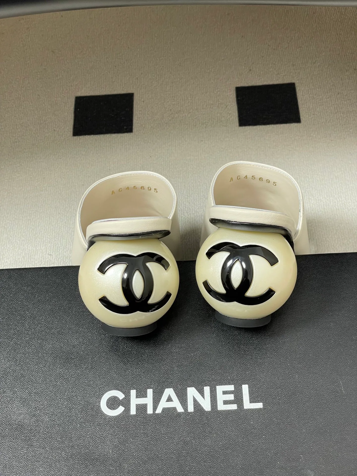 Босоножки Женские Chanel 10993917