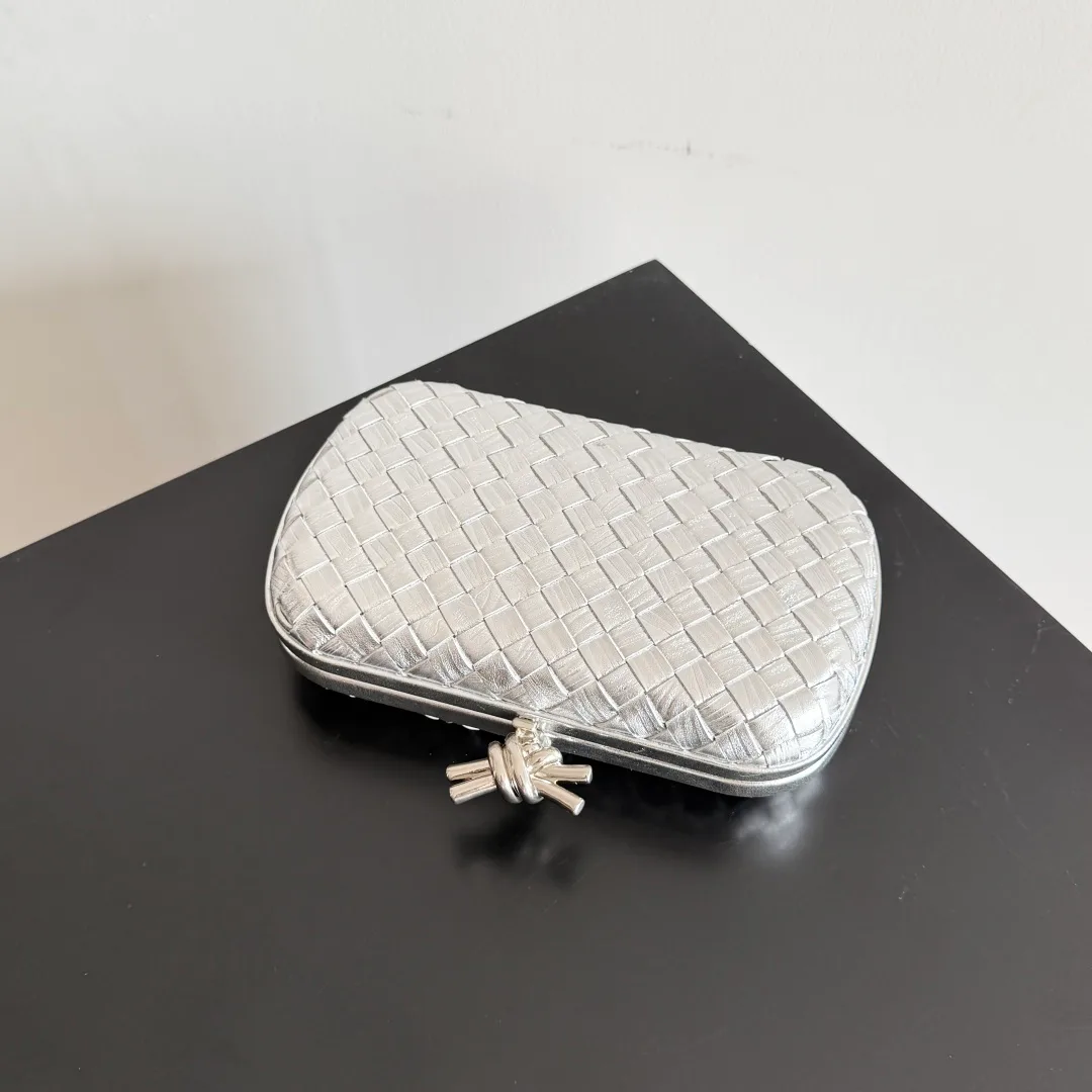 Клатчи Женские Bottega Veneta 13568375