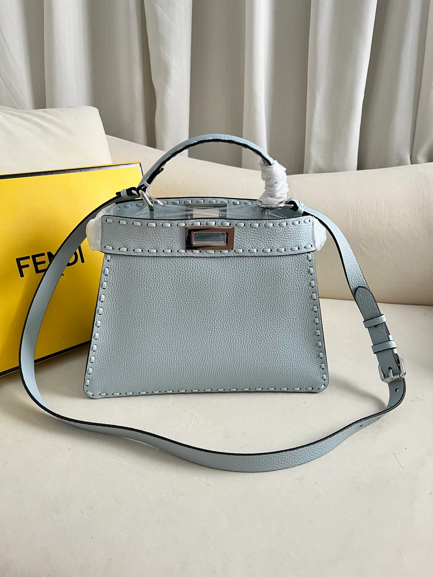 Классические Сумки Женские Fendi 11671435
