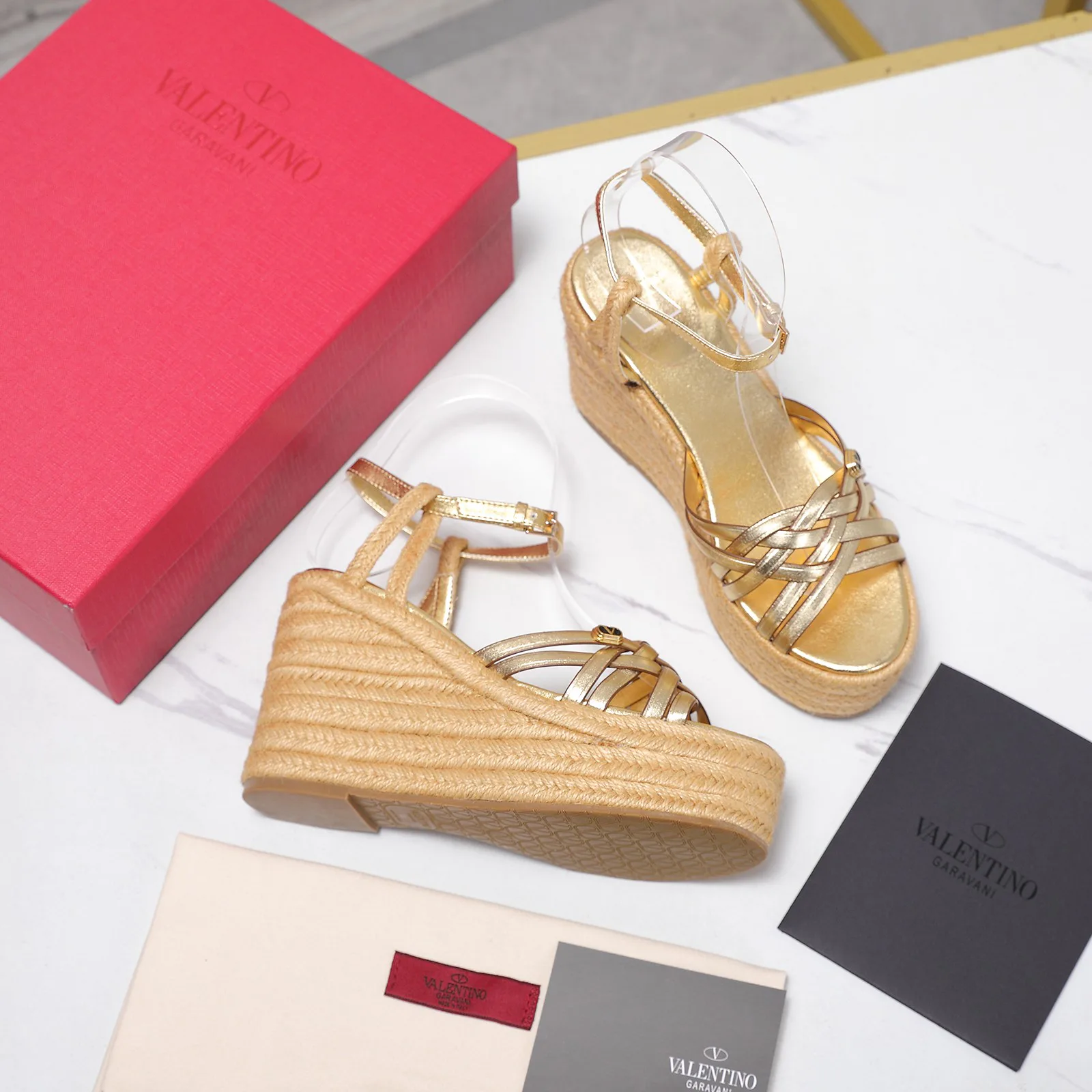 Босоножки Женские Valentino 18346930