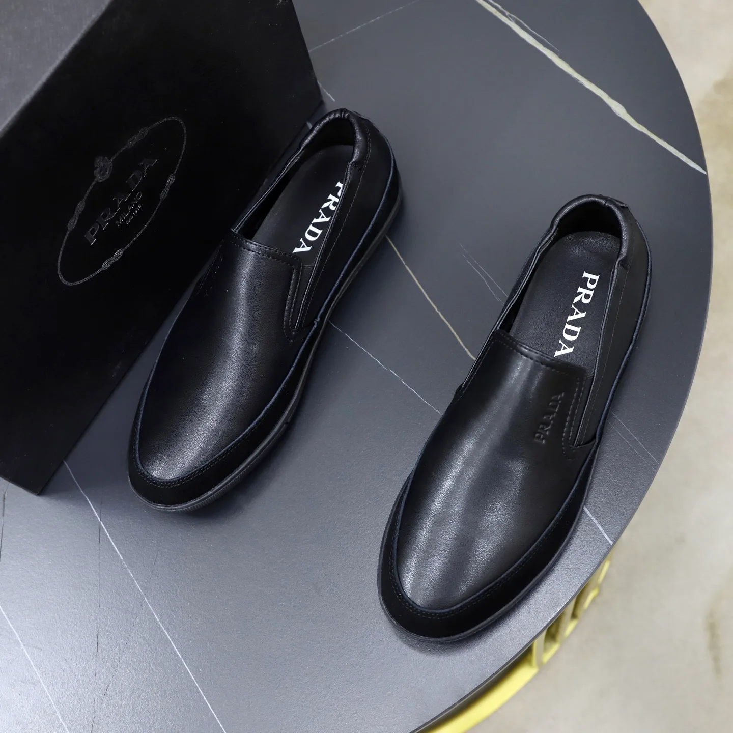 Кроссовки Мужские Prada 13563469