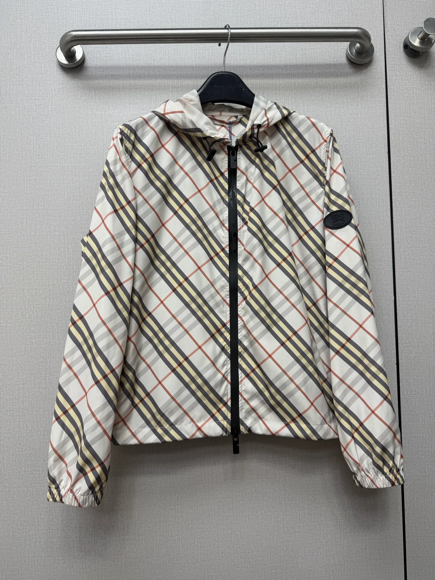 Куртки И Пуховики Женские Burberry 18512906