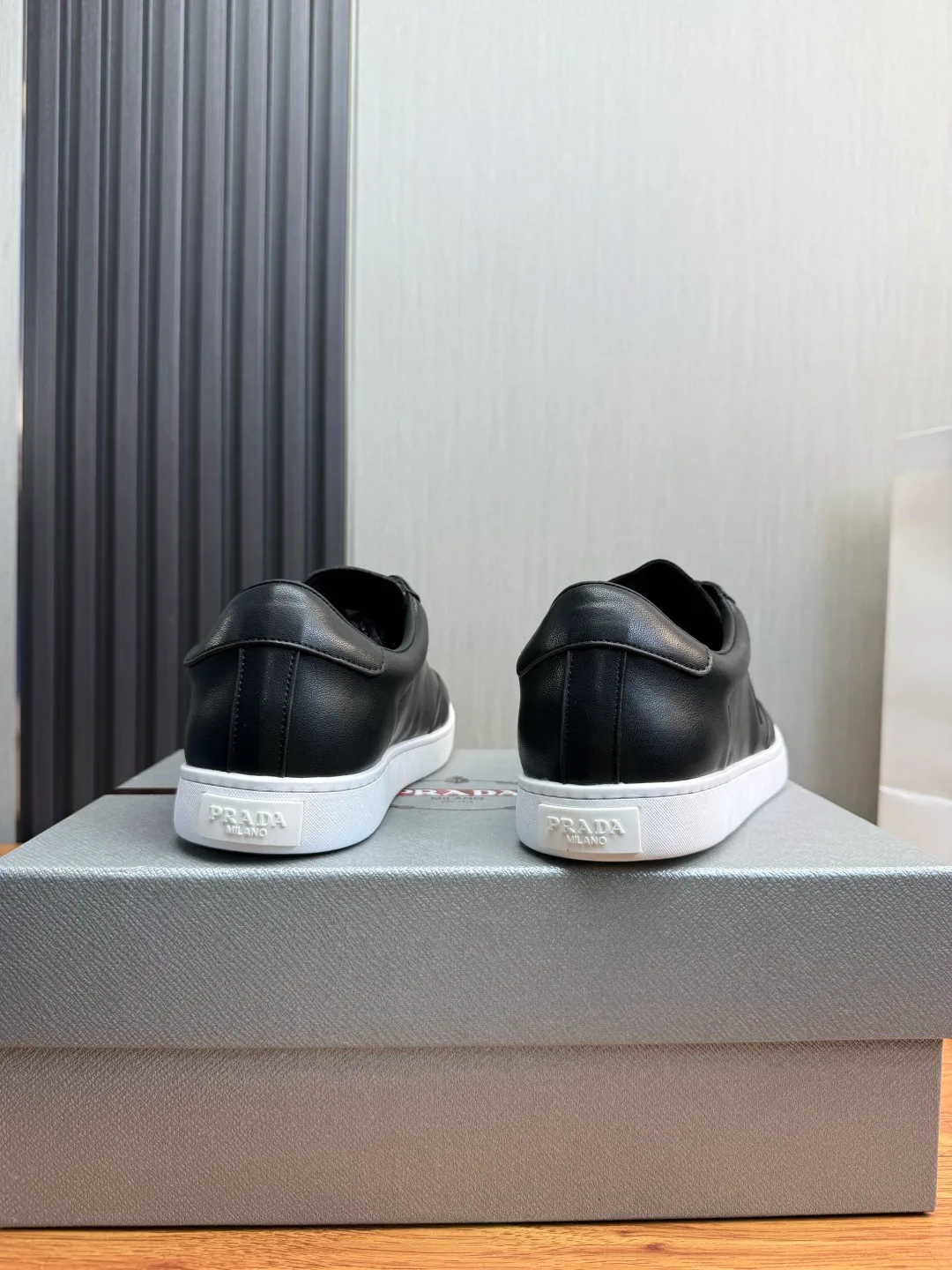 Кроссовки Мужские Prada 18263659