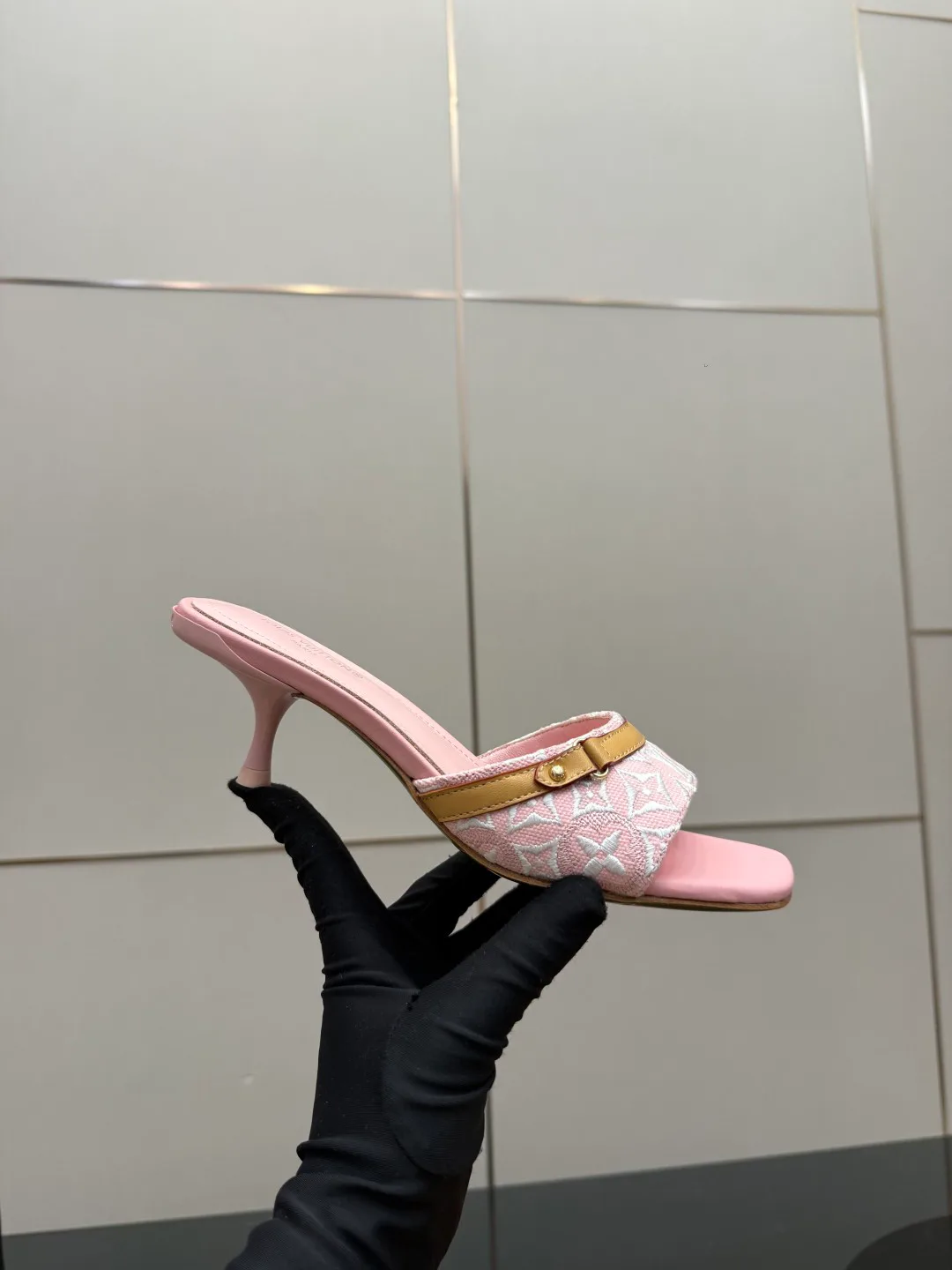 Босоножки Женские Louis Vuitton 1874543