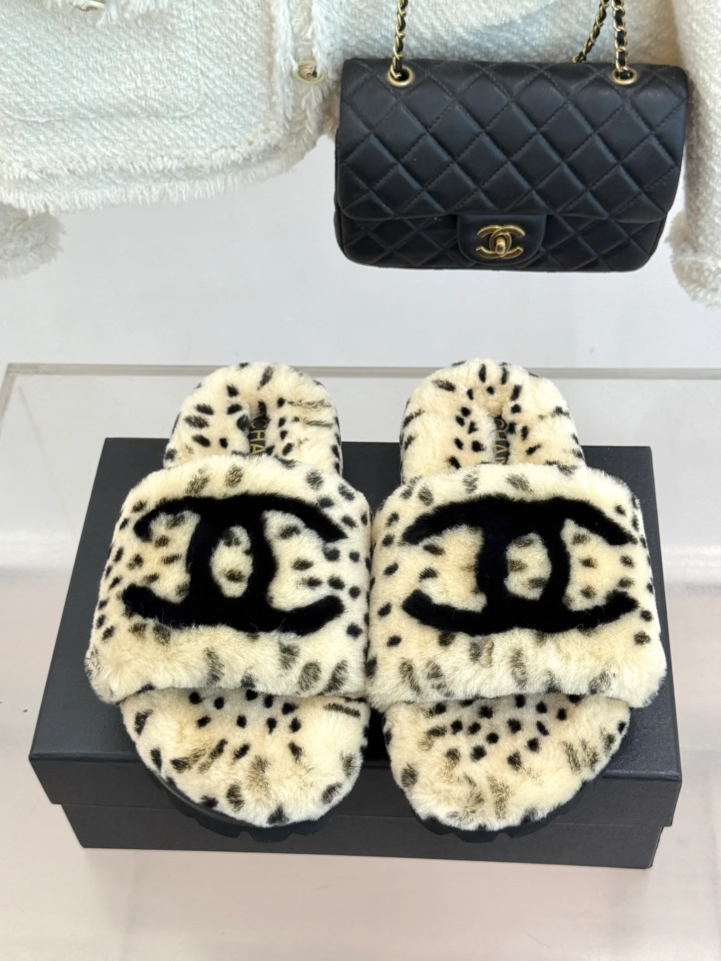 Тапочки Женские Chanel 18702871