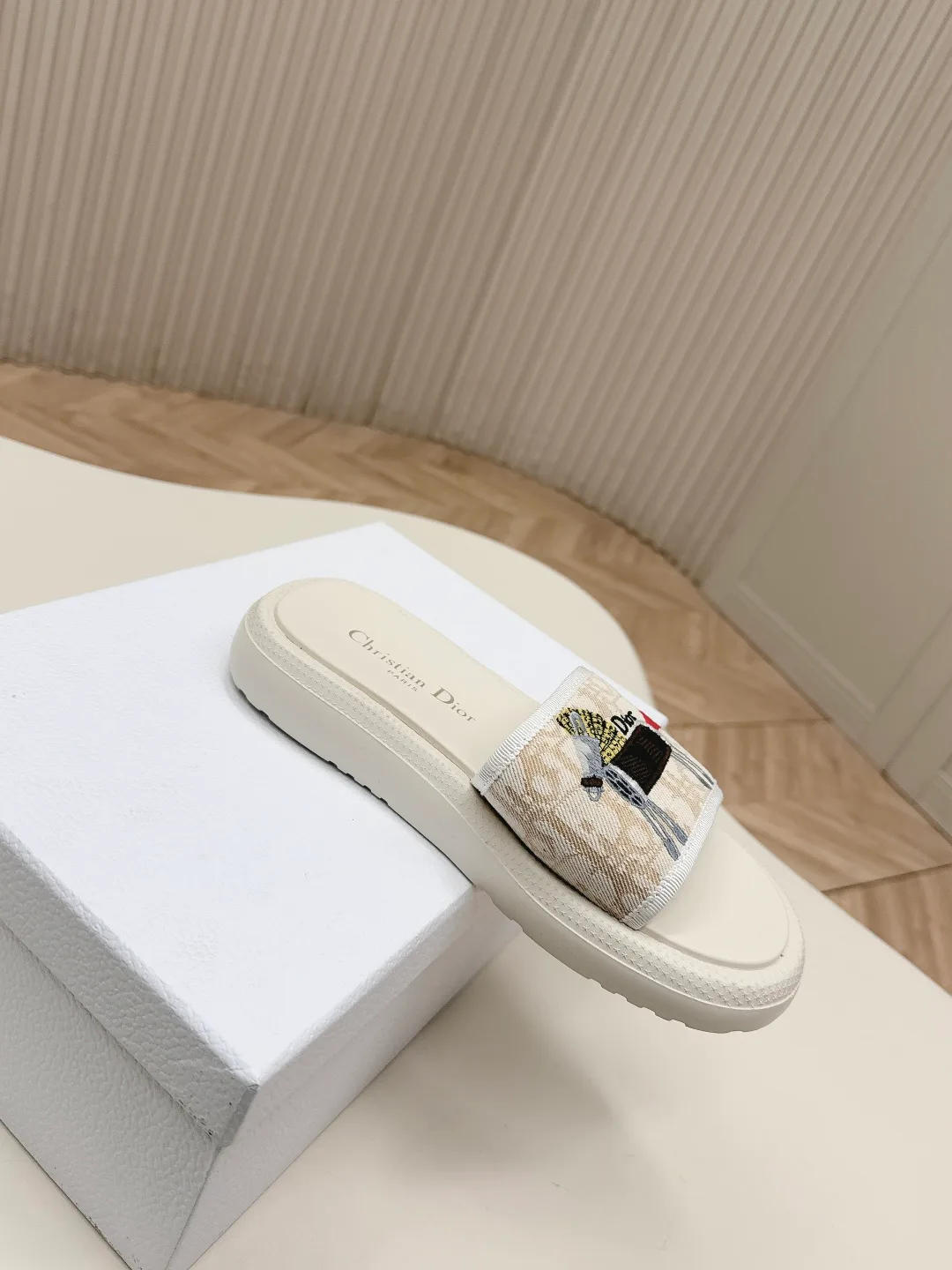 Шлепанцы Женские Christian Dior 11396564