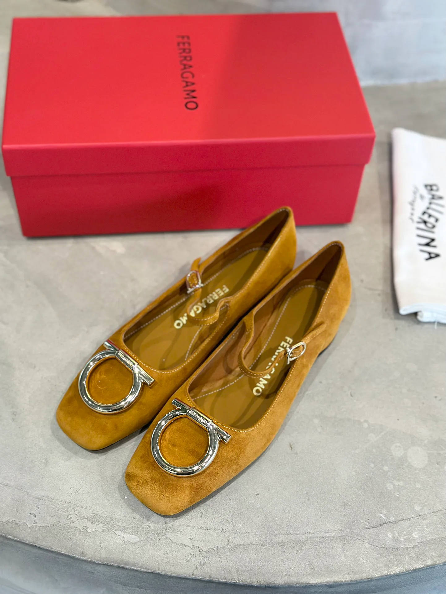 Туфли Женские Salvatore Ferragamo 13368436