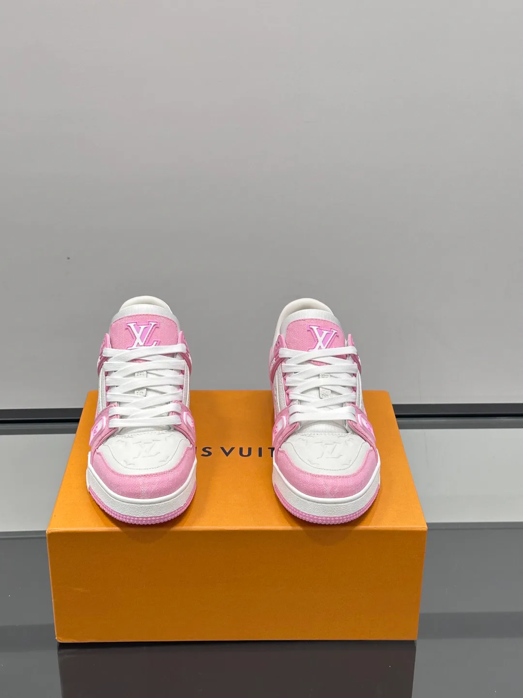 Кроссовки Женские Louis Vuitton 11602217