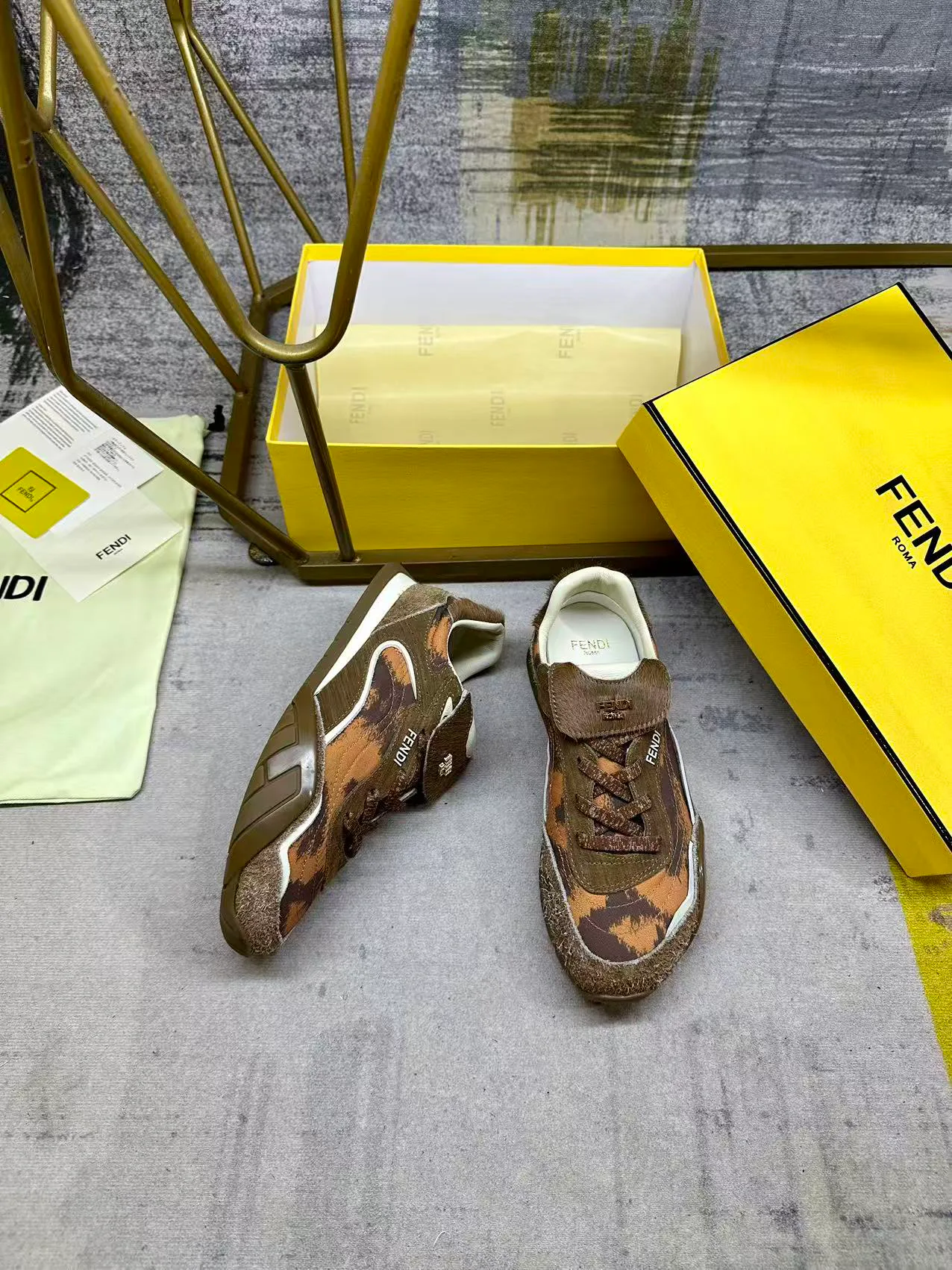 Кроссовки Женские Fendi 440708