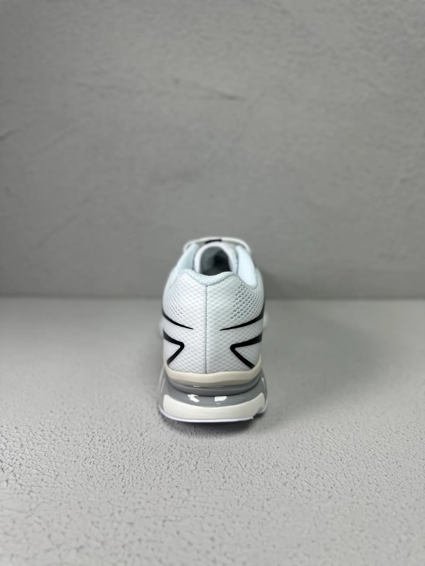 Кроссовки Женские Maison Margiela 13438096