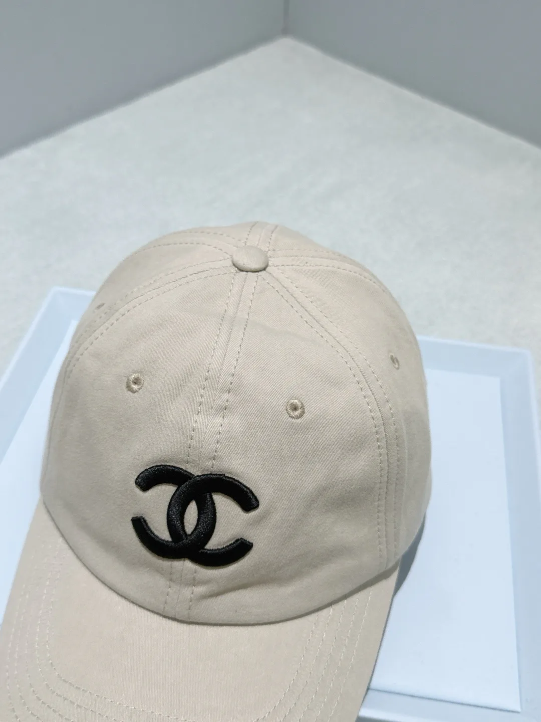 Головные Уборы Chanel 18088246