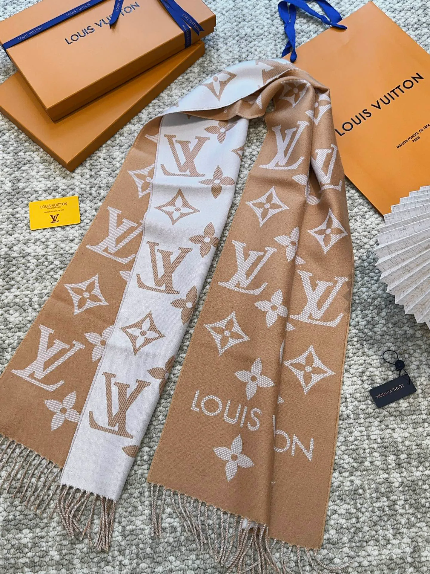 Шарфы Louis Vuitton 240444