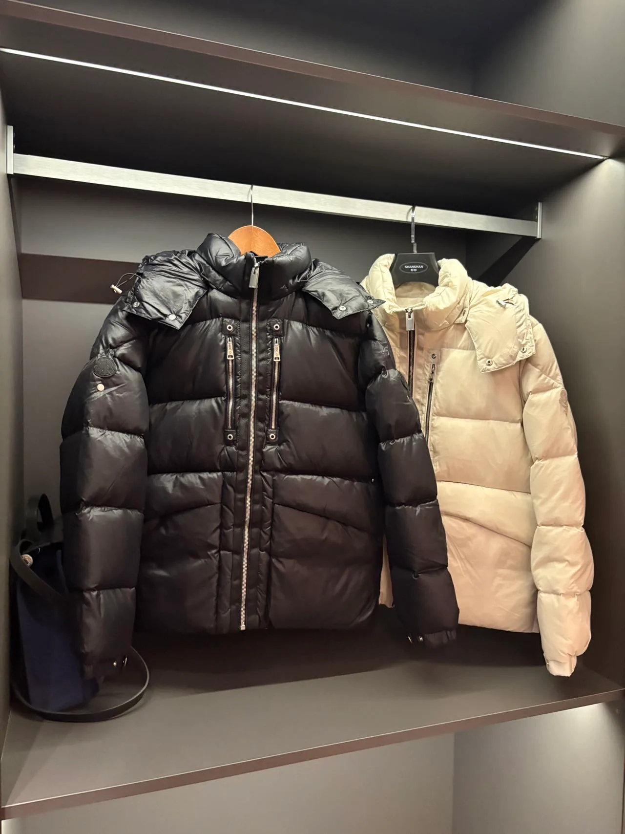 Куртки И Пуховики Женские Moncler 18599947