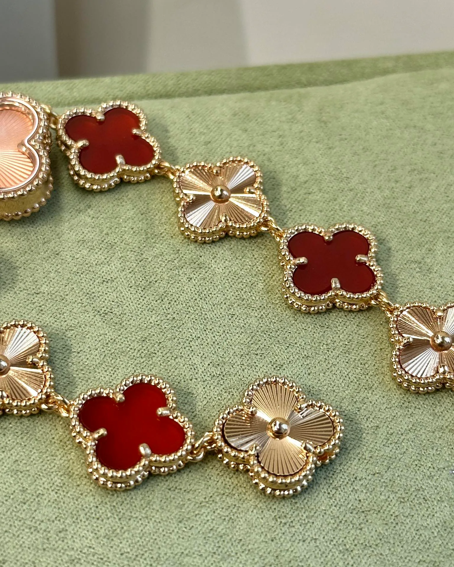 Бижутерия Van Cleef & Arpels 1039