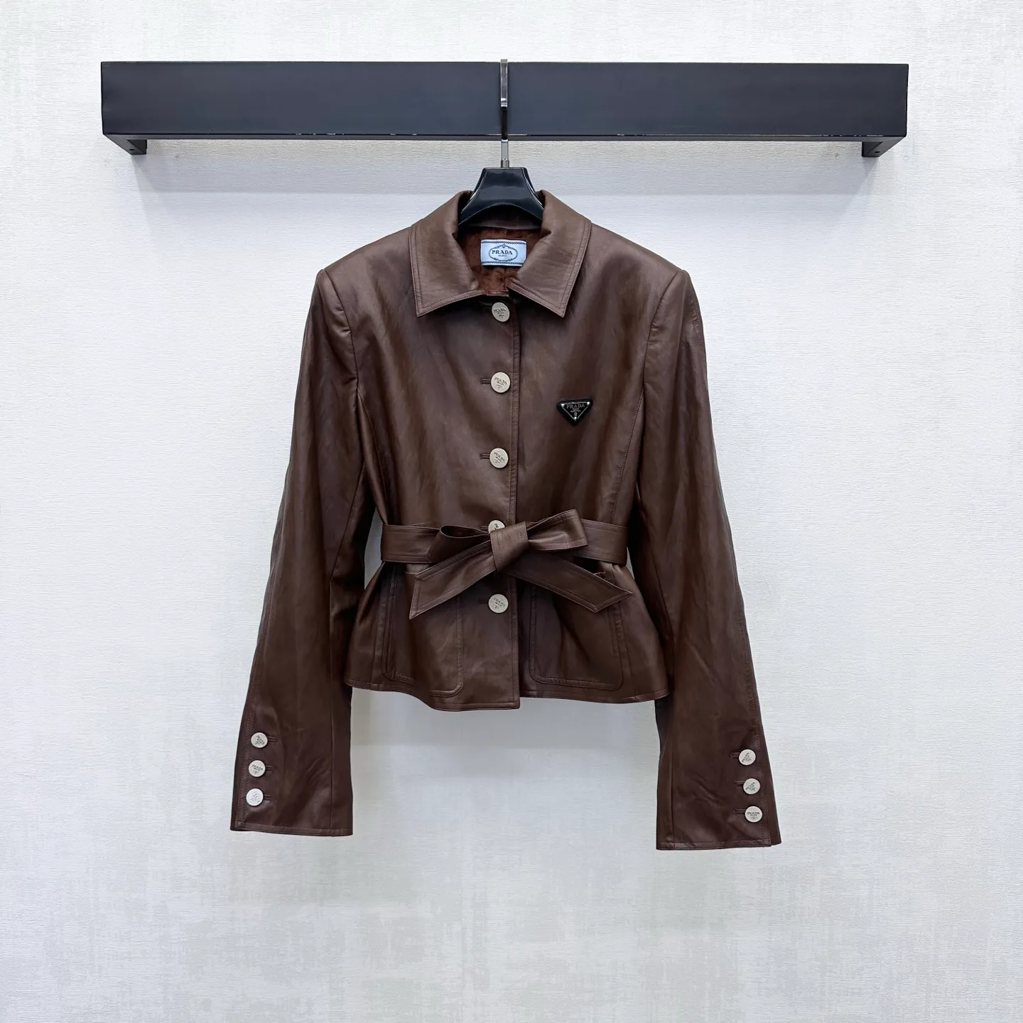 Кожаные Куртки И Дублёнки Женские Prada 19609875