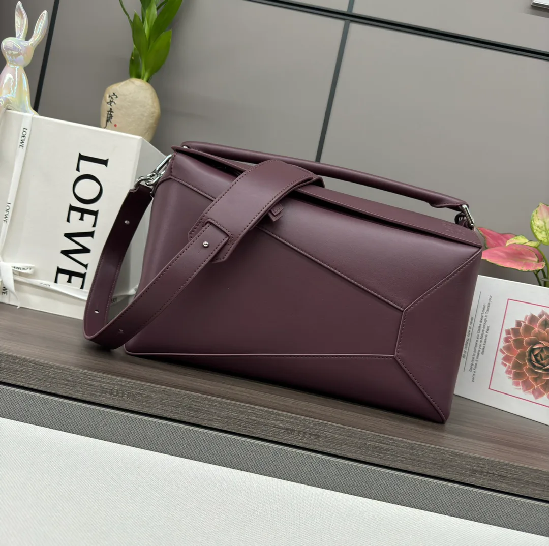 Классические Сумки Женские Loewe 18030362