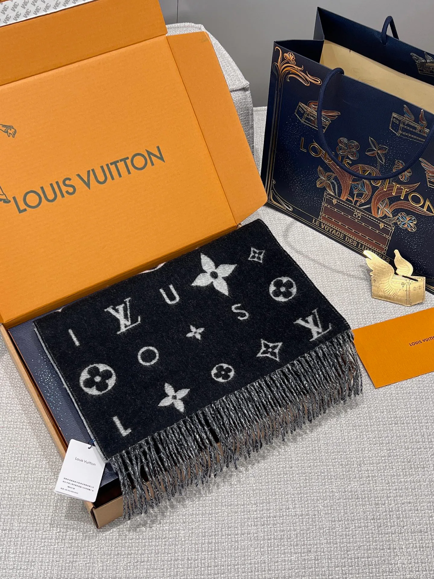 Шарфы Louis Vuitton 11613588
