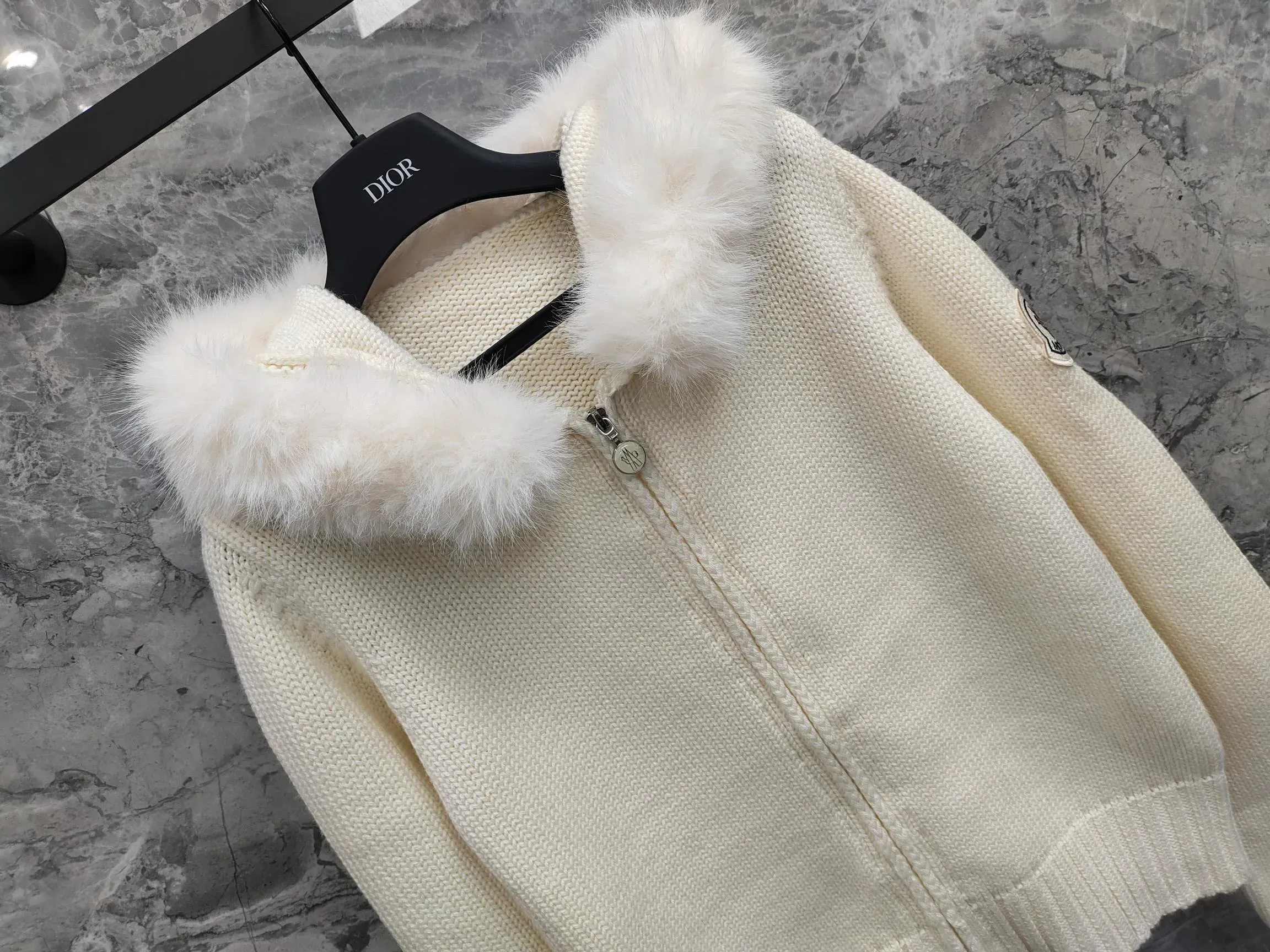 Куртки И Пуховики Женские Moncler 250225