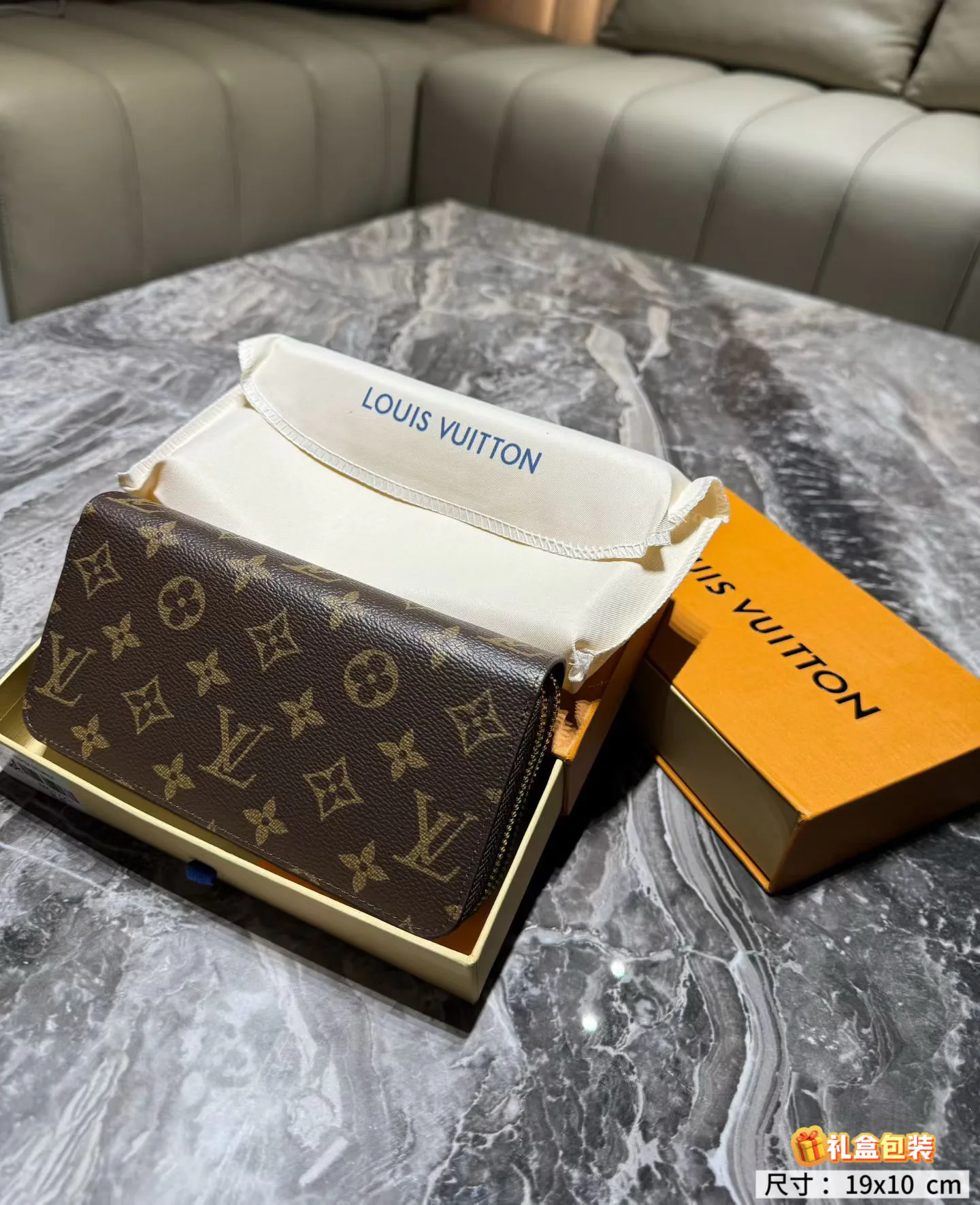 Клатчи Женские Louis Vuitton 18013770