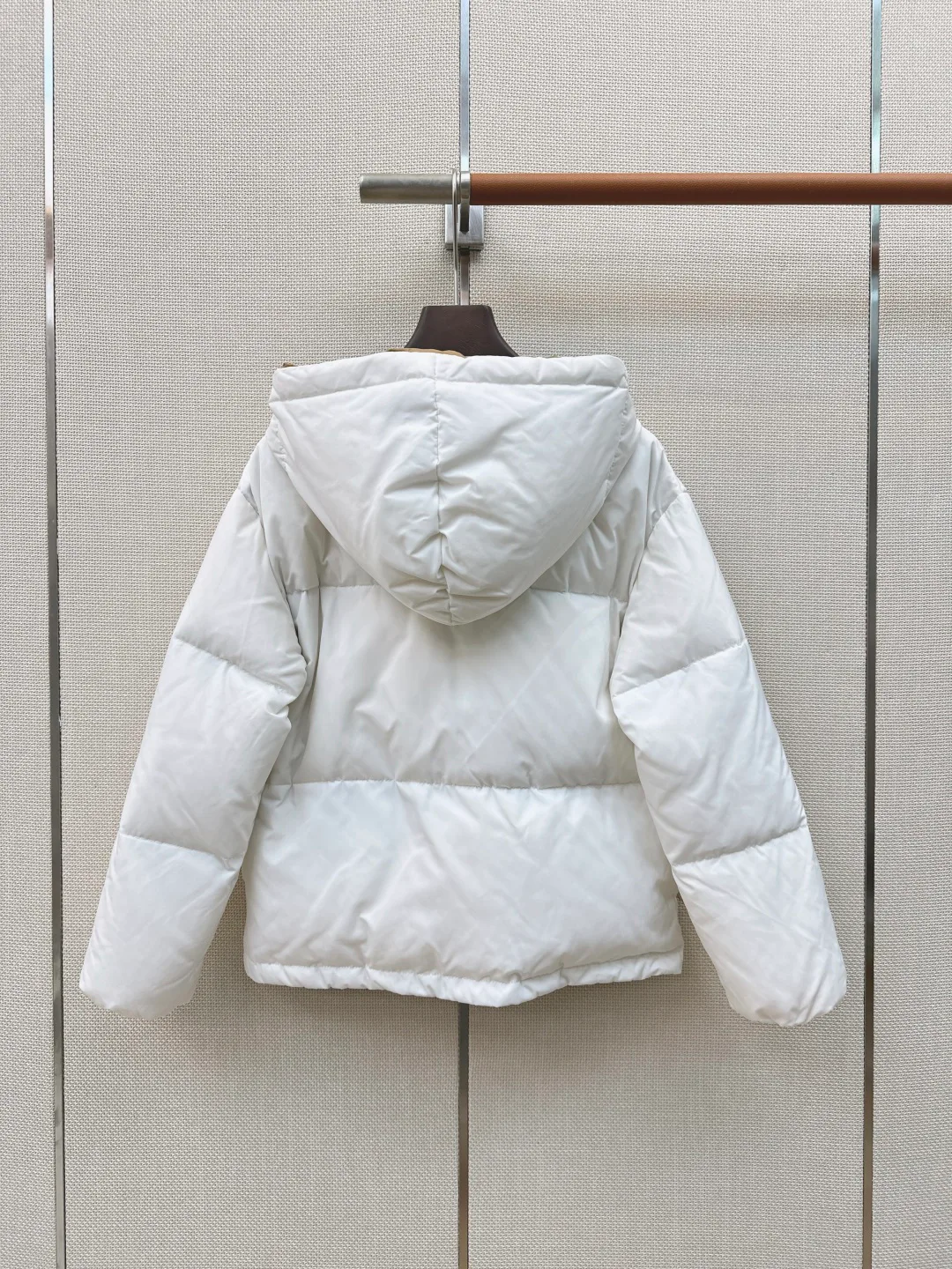 Куртки И Пуховики Женские Prada 18183488