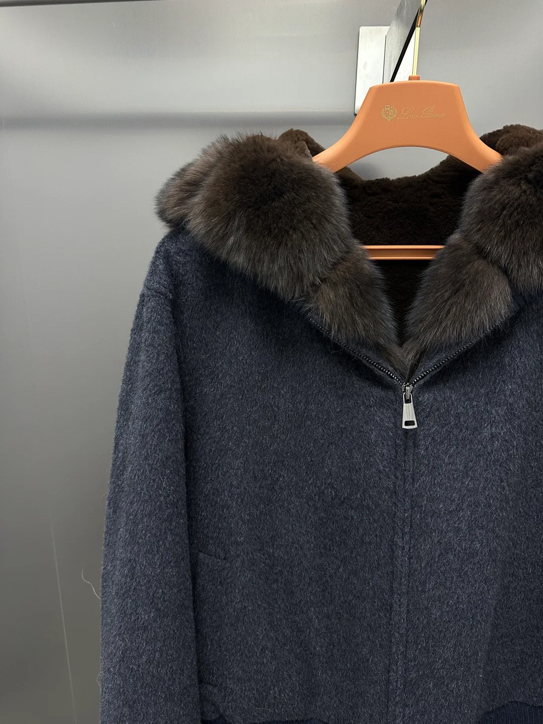 Куртки И Пуховики Женские Loro Piana 18761144