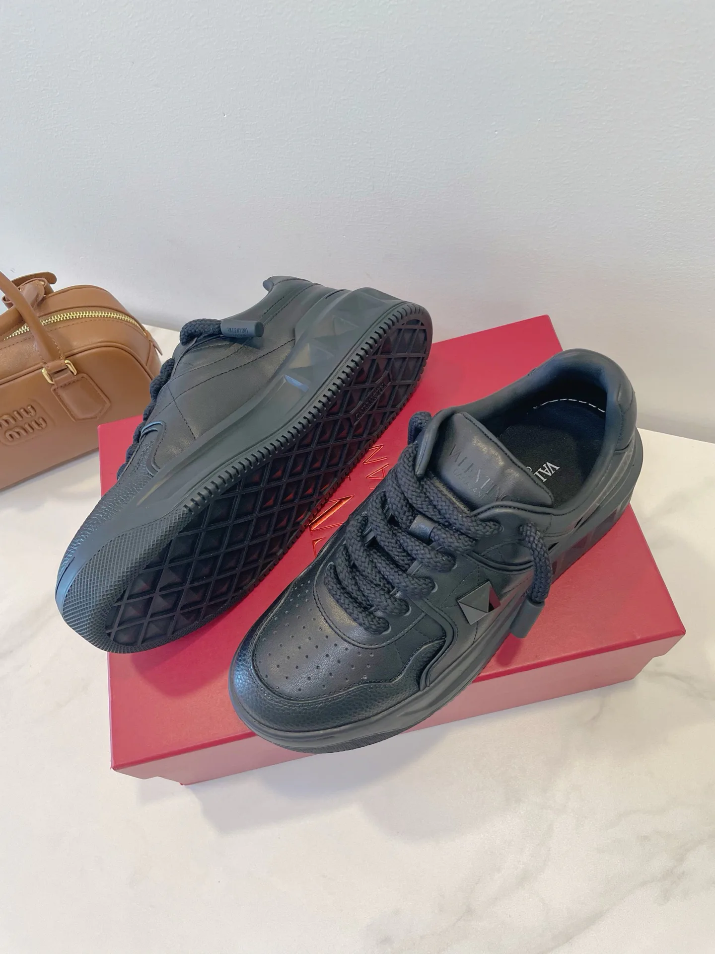 Кроссовки Женские Valentino 1401133