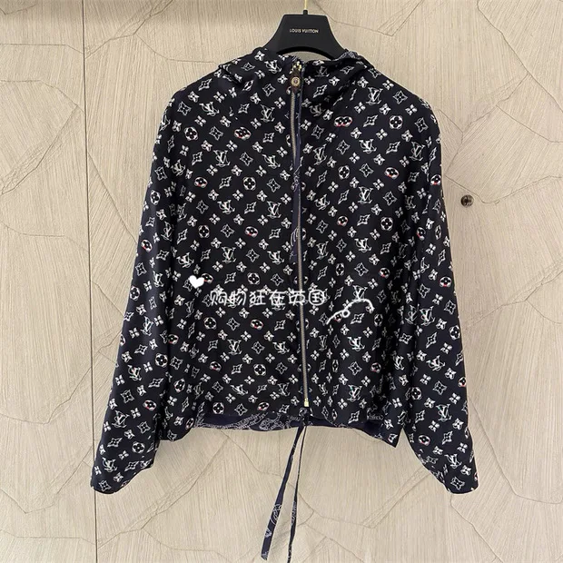 Куртки И Пуховики Женские Louis Vuitton 12649546