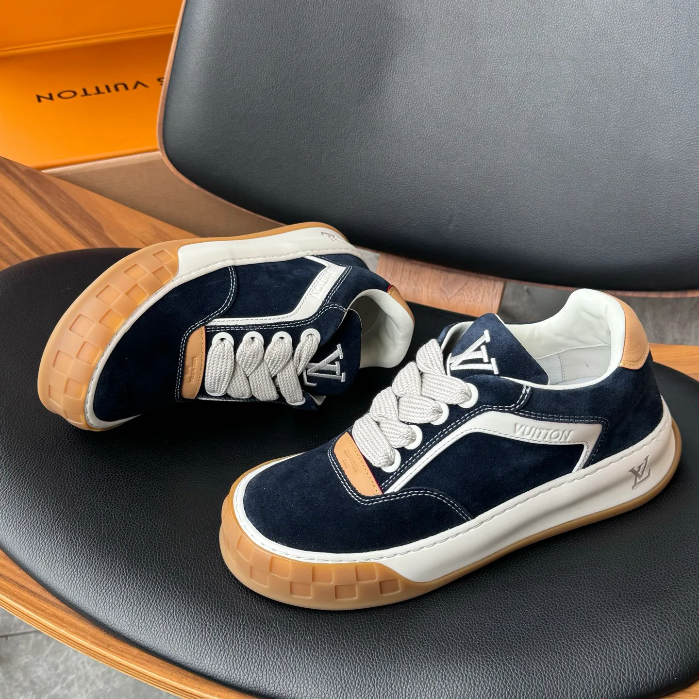 Кроссовки Мужские Louis Vuitton 12629855