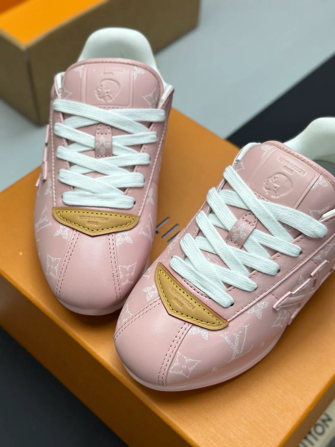Кроссовки Женские Louis Vuitton 3470529