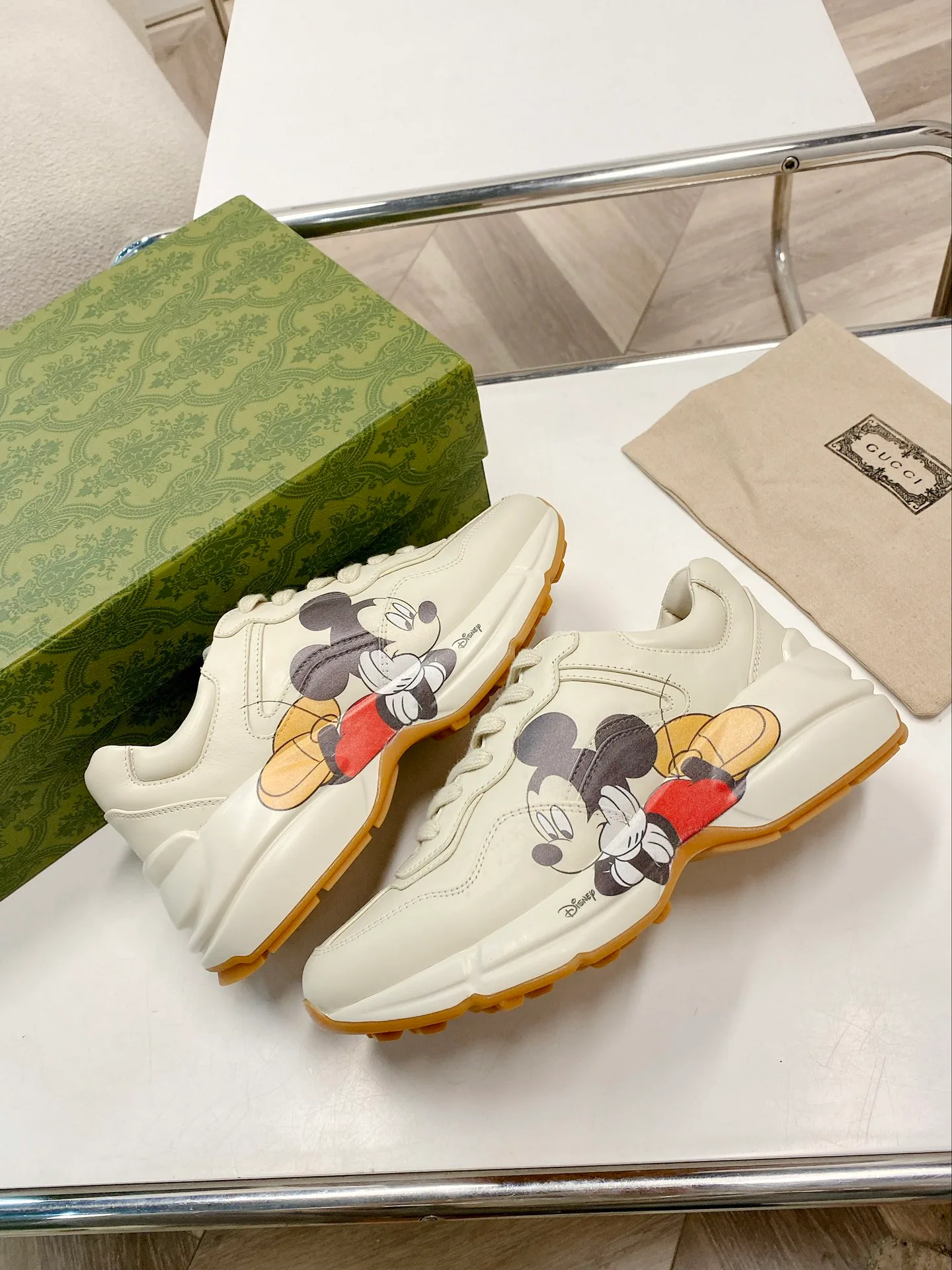 Кроссовки Женские Gucci 8979839