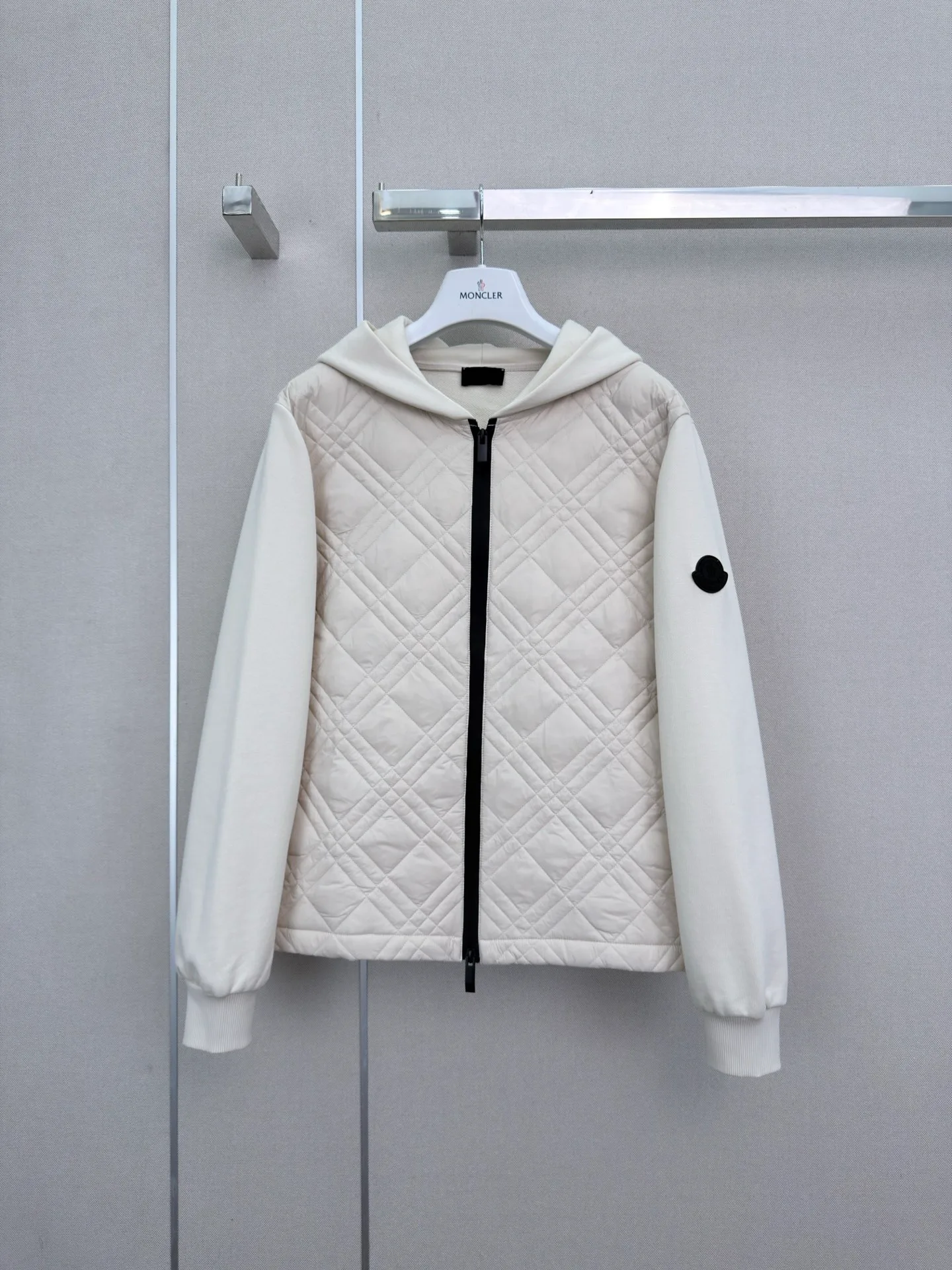 Куртки И Пуховики Женские Moncler 18506404