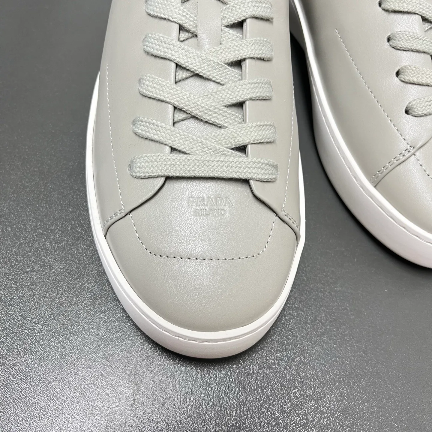 Кроссовки Мужские Prada 16940100