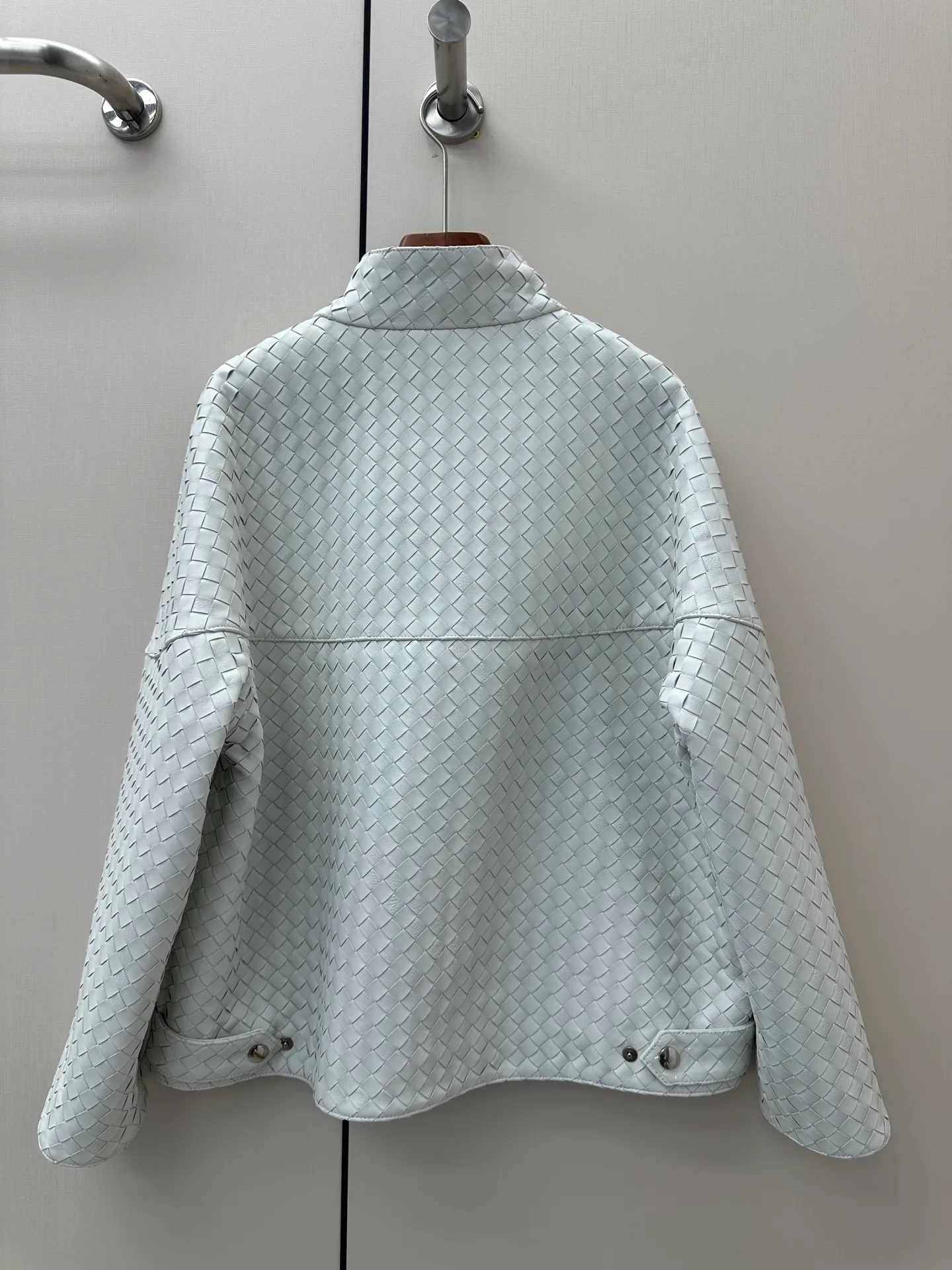 Кожаные Куртки И Дублёнки Женские Bottega Veneta 18061239