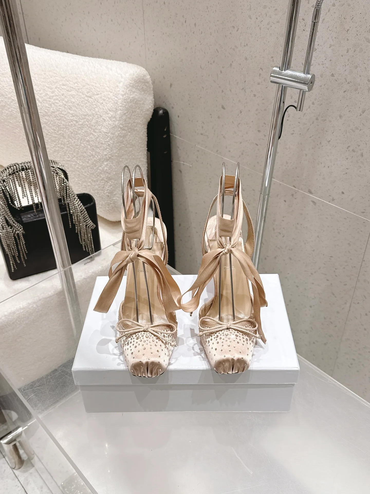 Туфли Женские Christian Louboutin 13078789