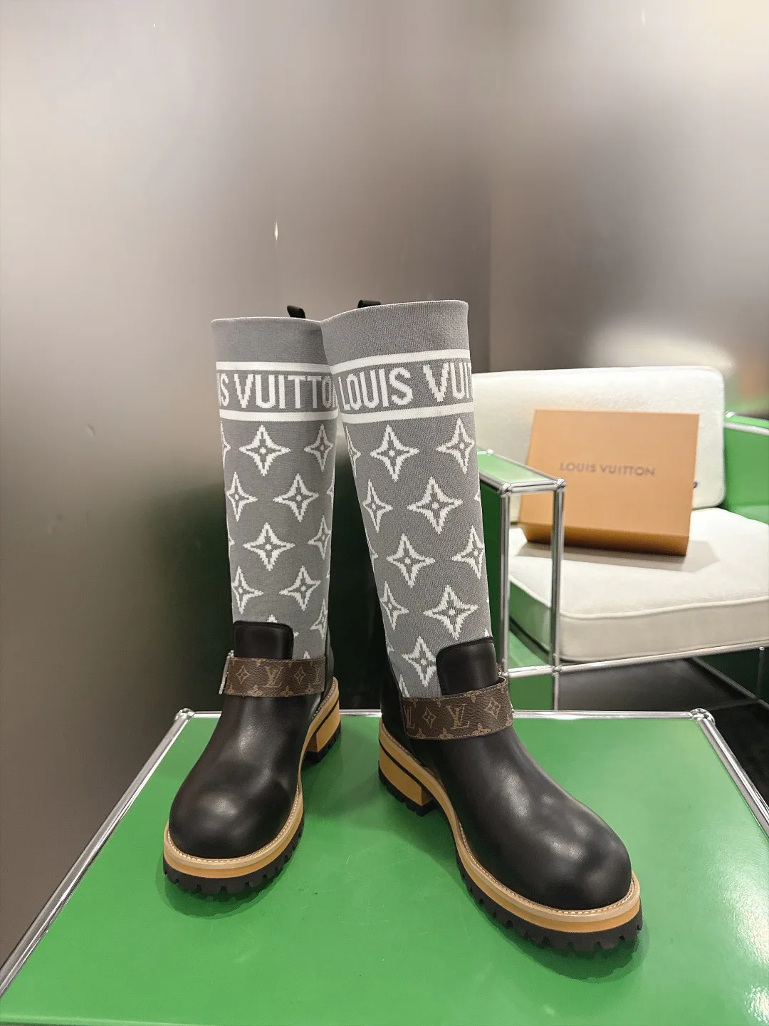 Сапоги Женские Louis Vuitton 18053370