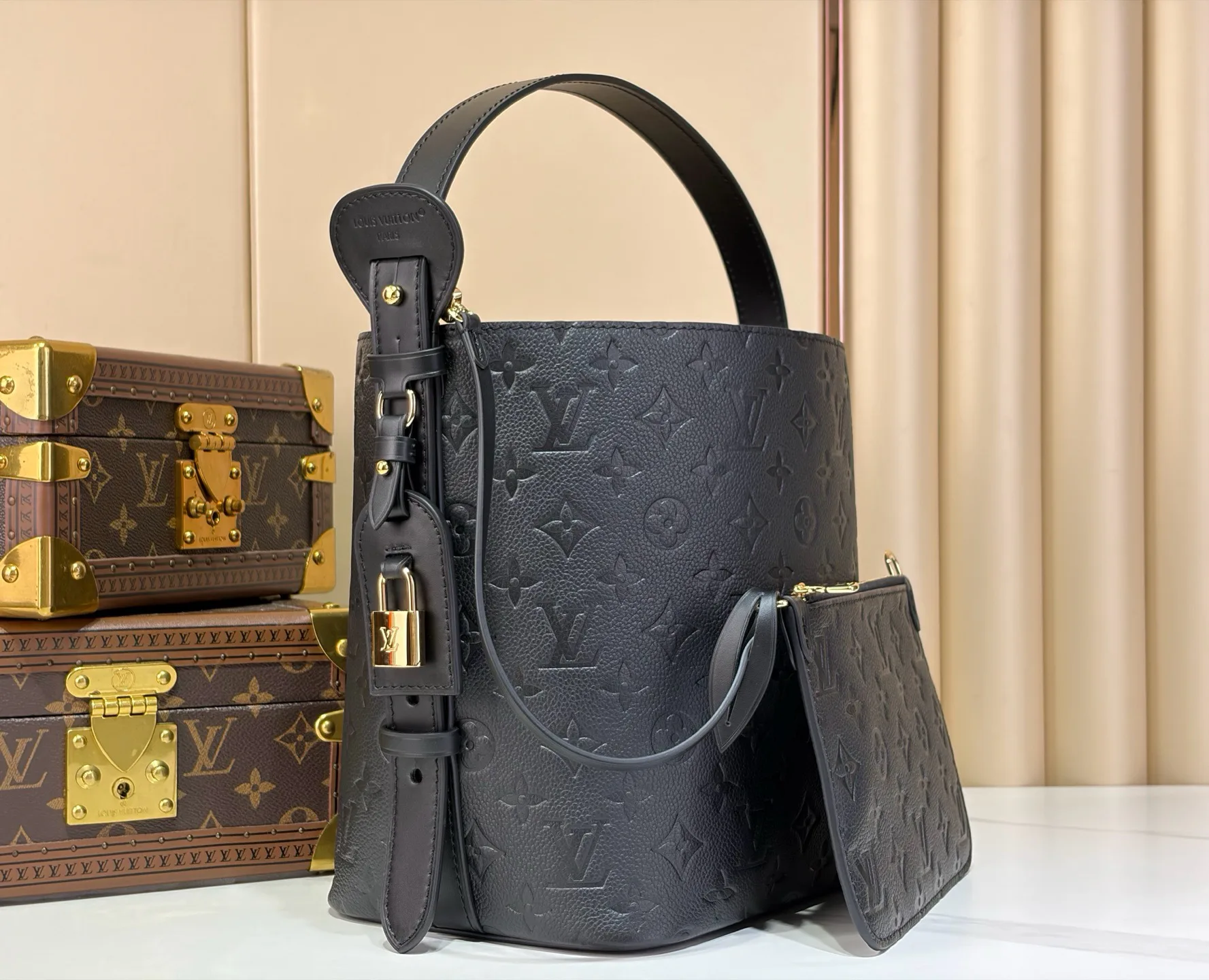 Классические Сумки Женские Louis Vuitton 17499364