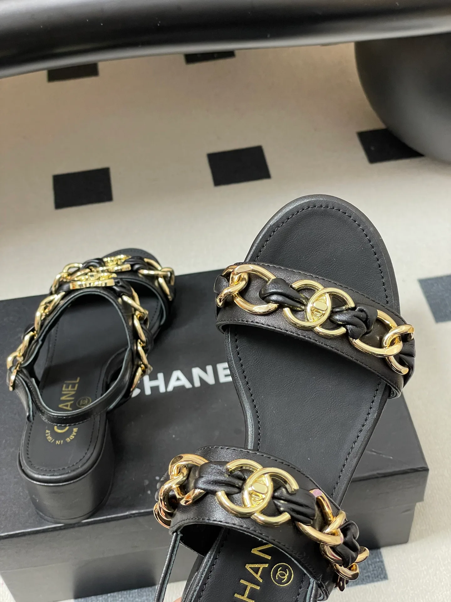 Босоножки Женские Chanel 10993852
