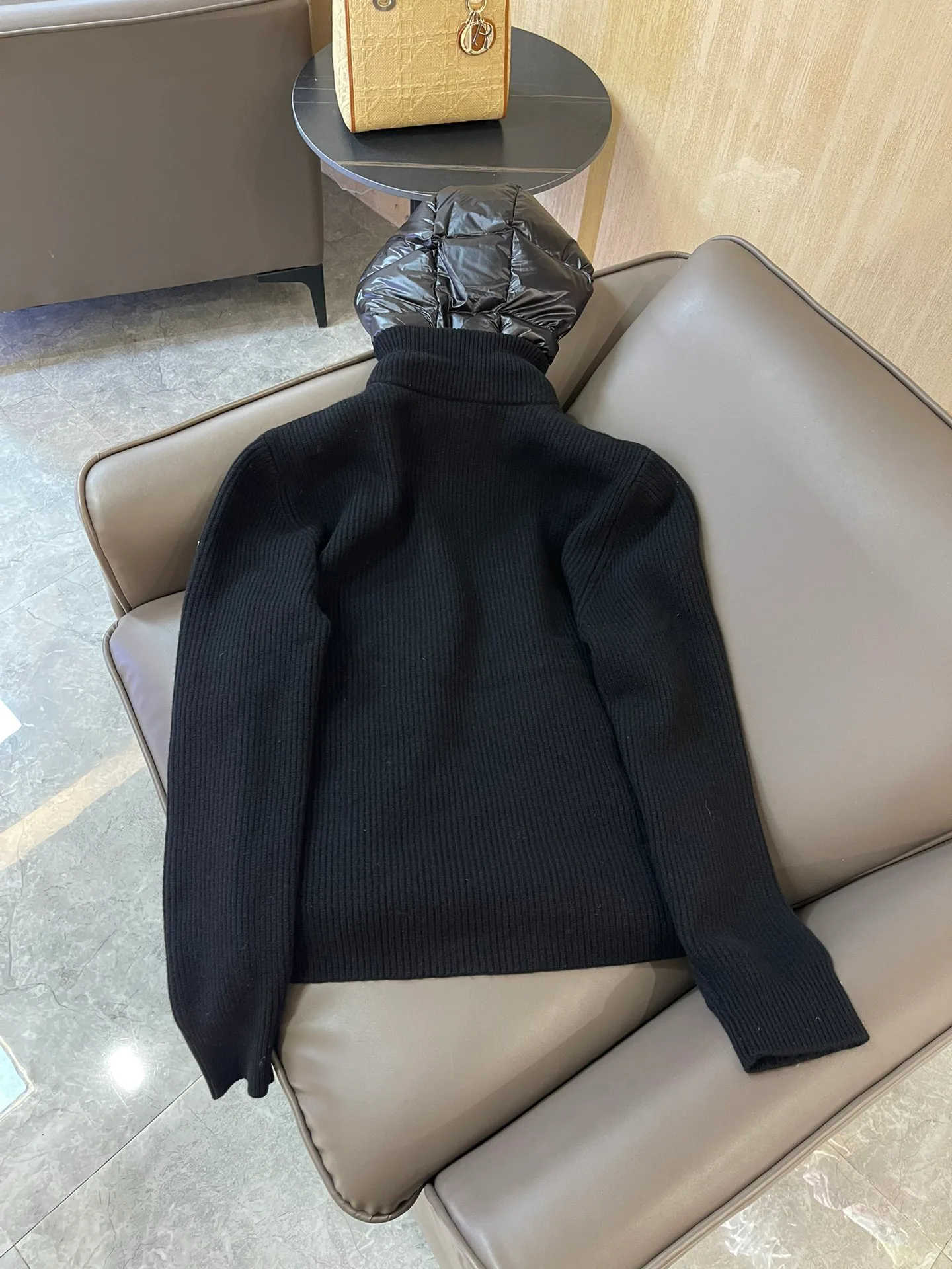 Куртки И Пуховики Женские Moncler 17886537