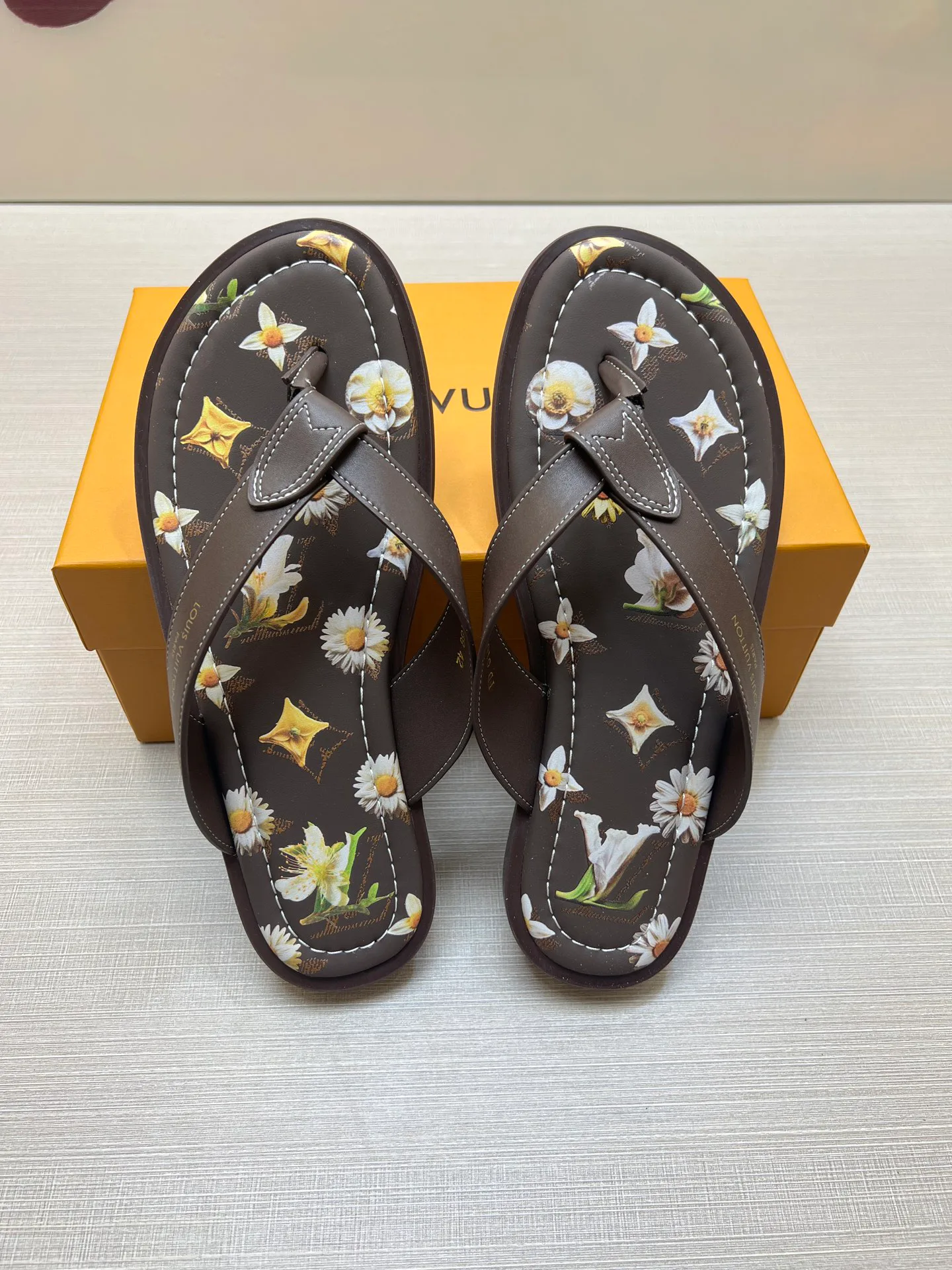Шлепанцы Мужские Louis Vuitton 17078845