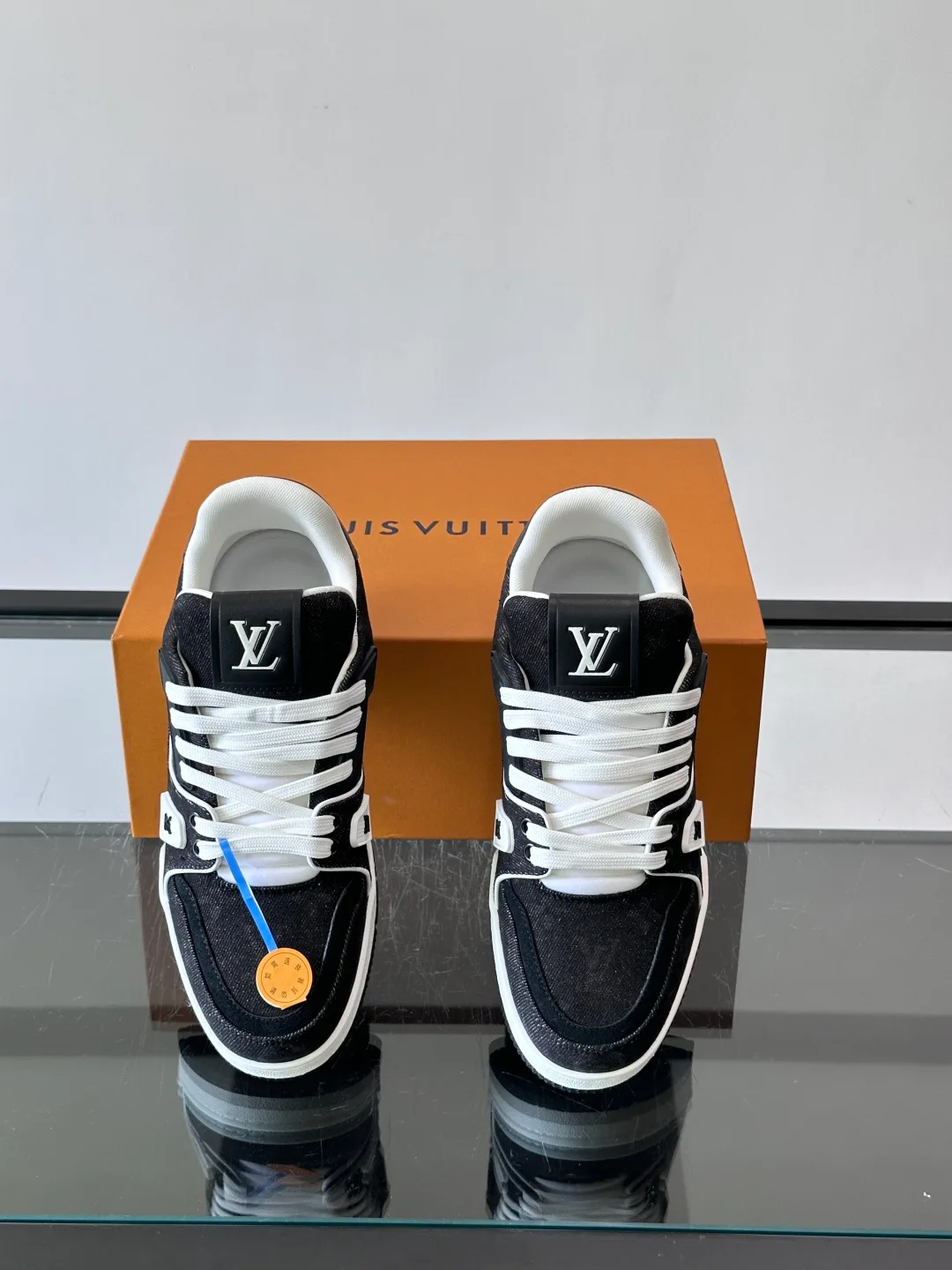 Кроссовки Женские Louis Vuitton 18297327