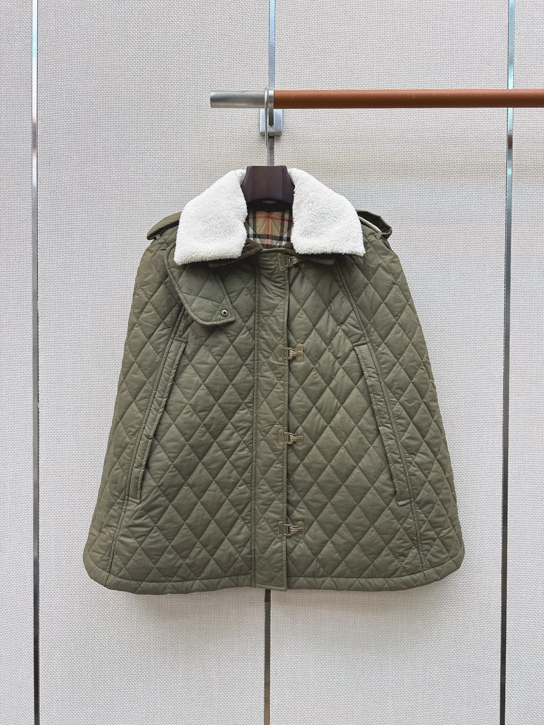 Куртки И Пуховики Женские Burberry 18635863