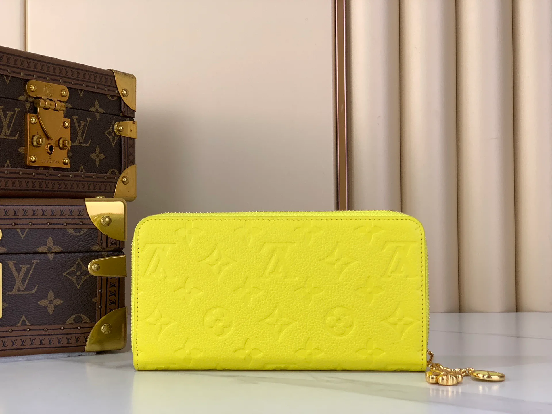 Клатчи Женские Louis Vuitton 13455881