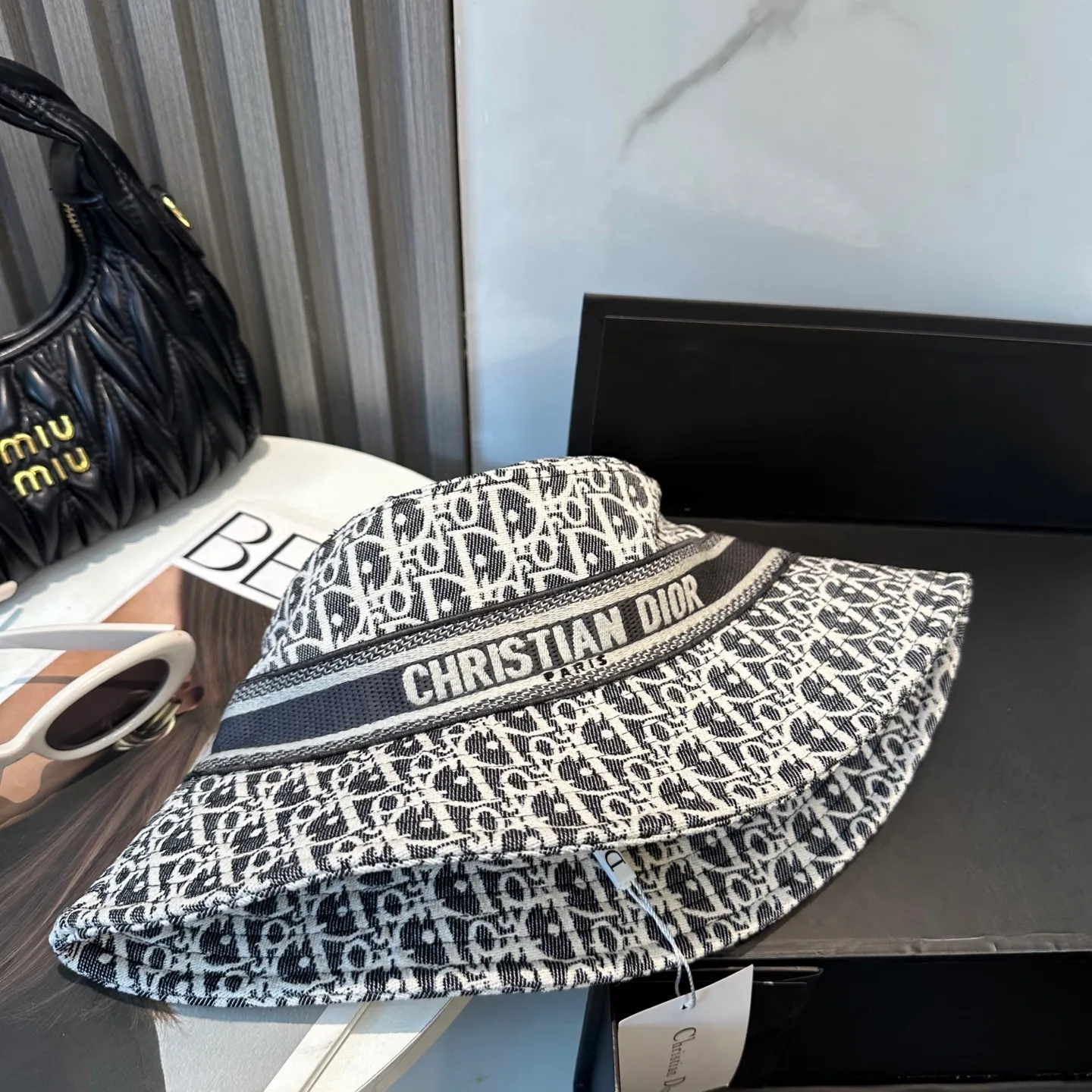 Головные Уборы Christian Dior 13418588