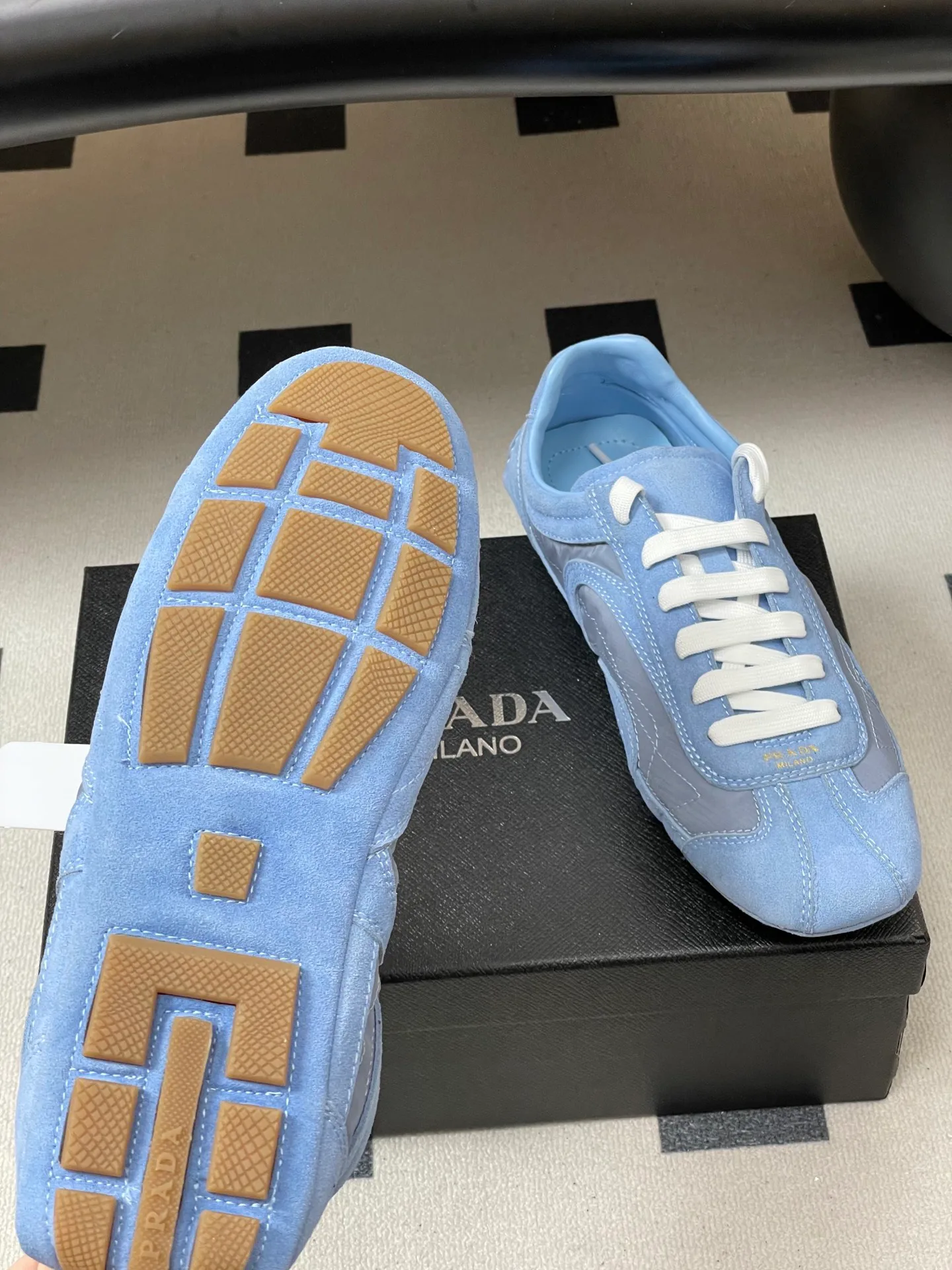 Кроссовки Женские Prada 9700339