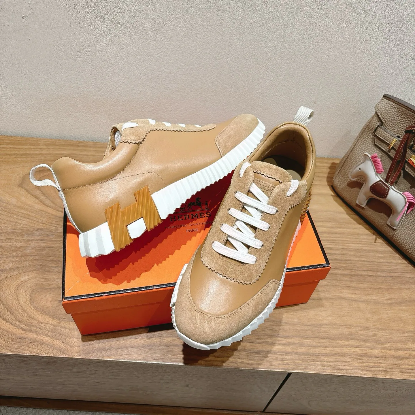 Кроссовки Женские Hermes 18729679