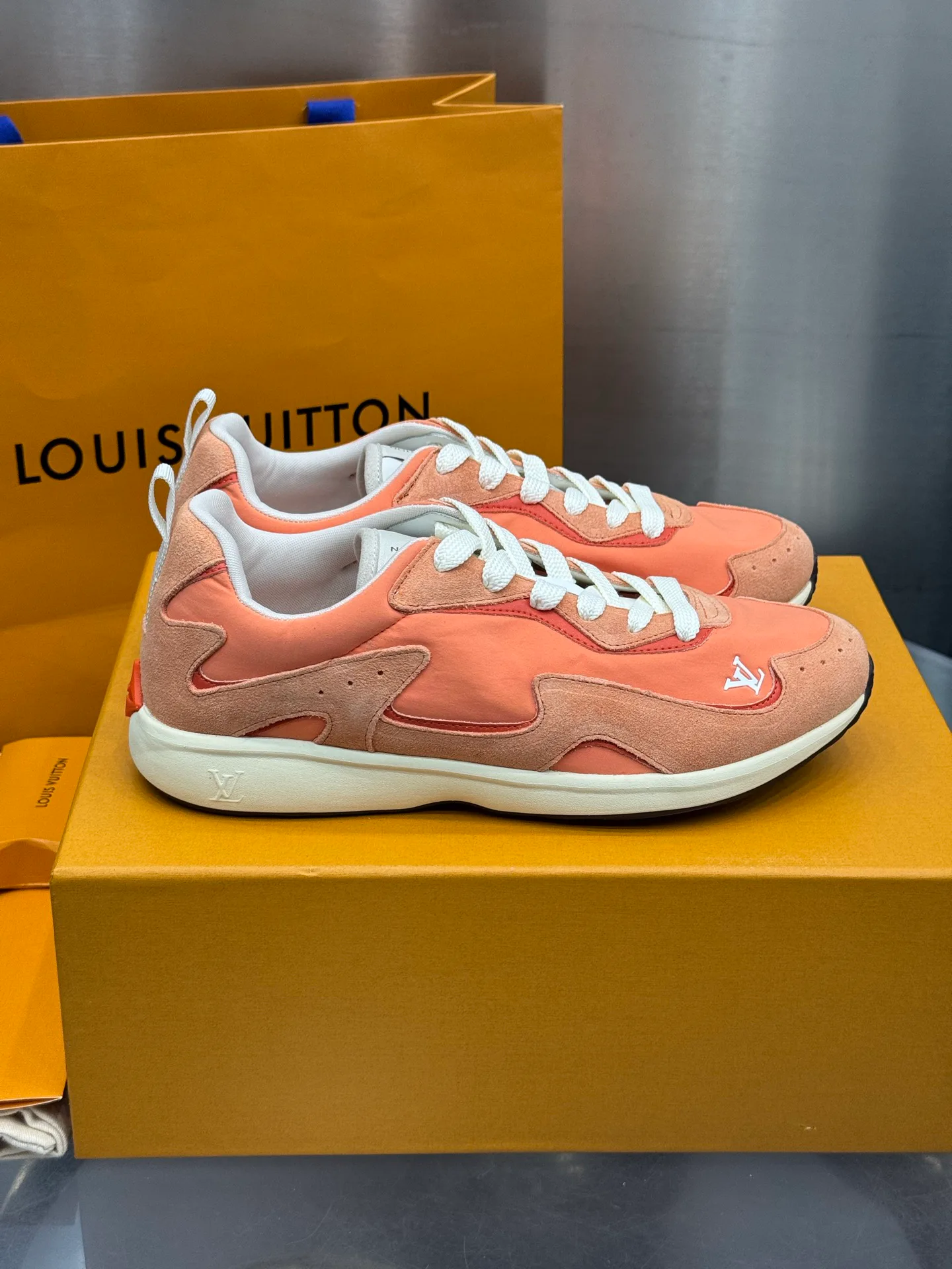 Кроссовки Мужские Louis Vuitton 18202639