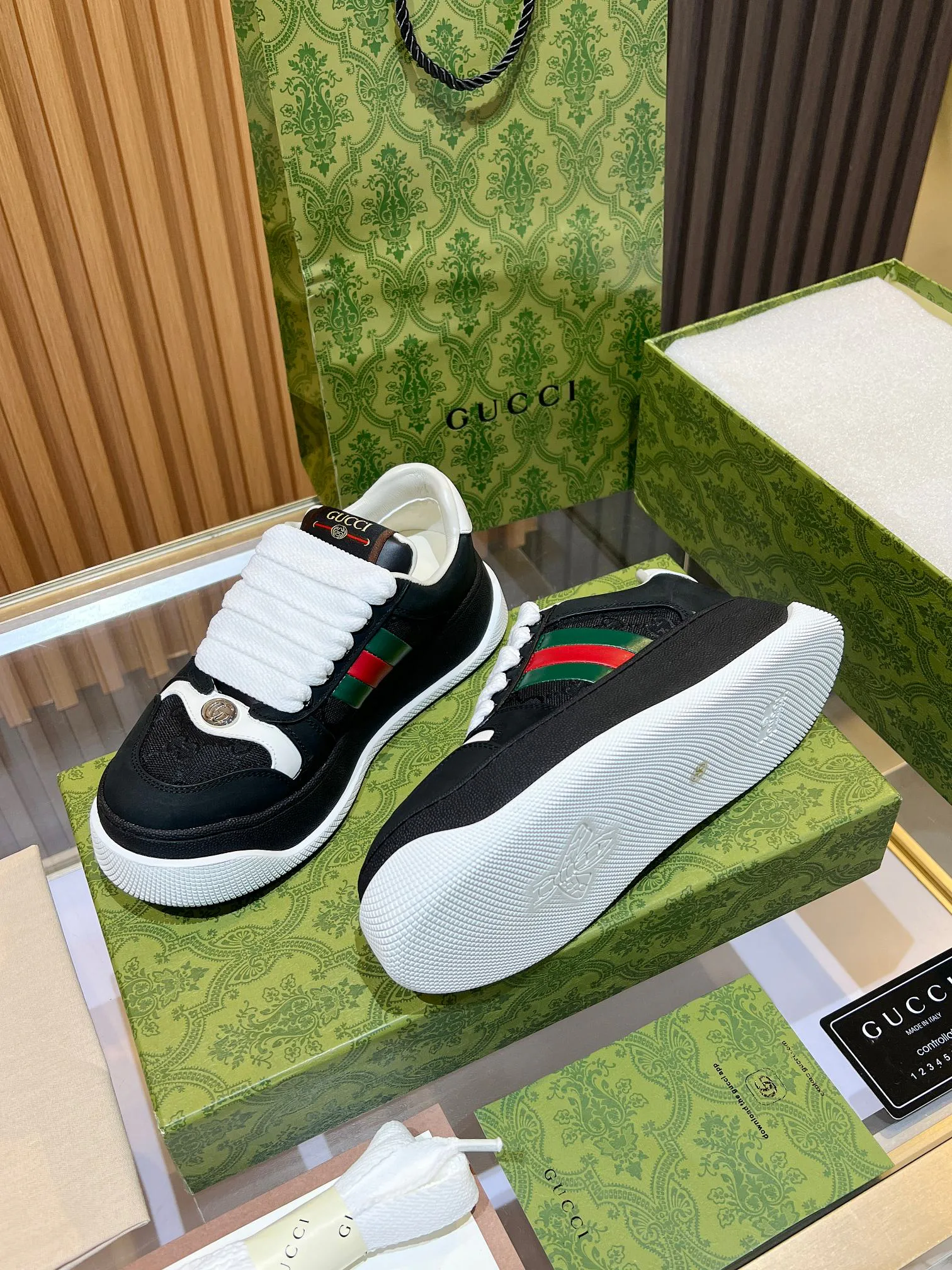 Кроссовки Женские Gucci 907455